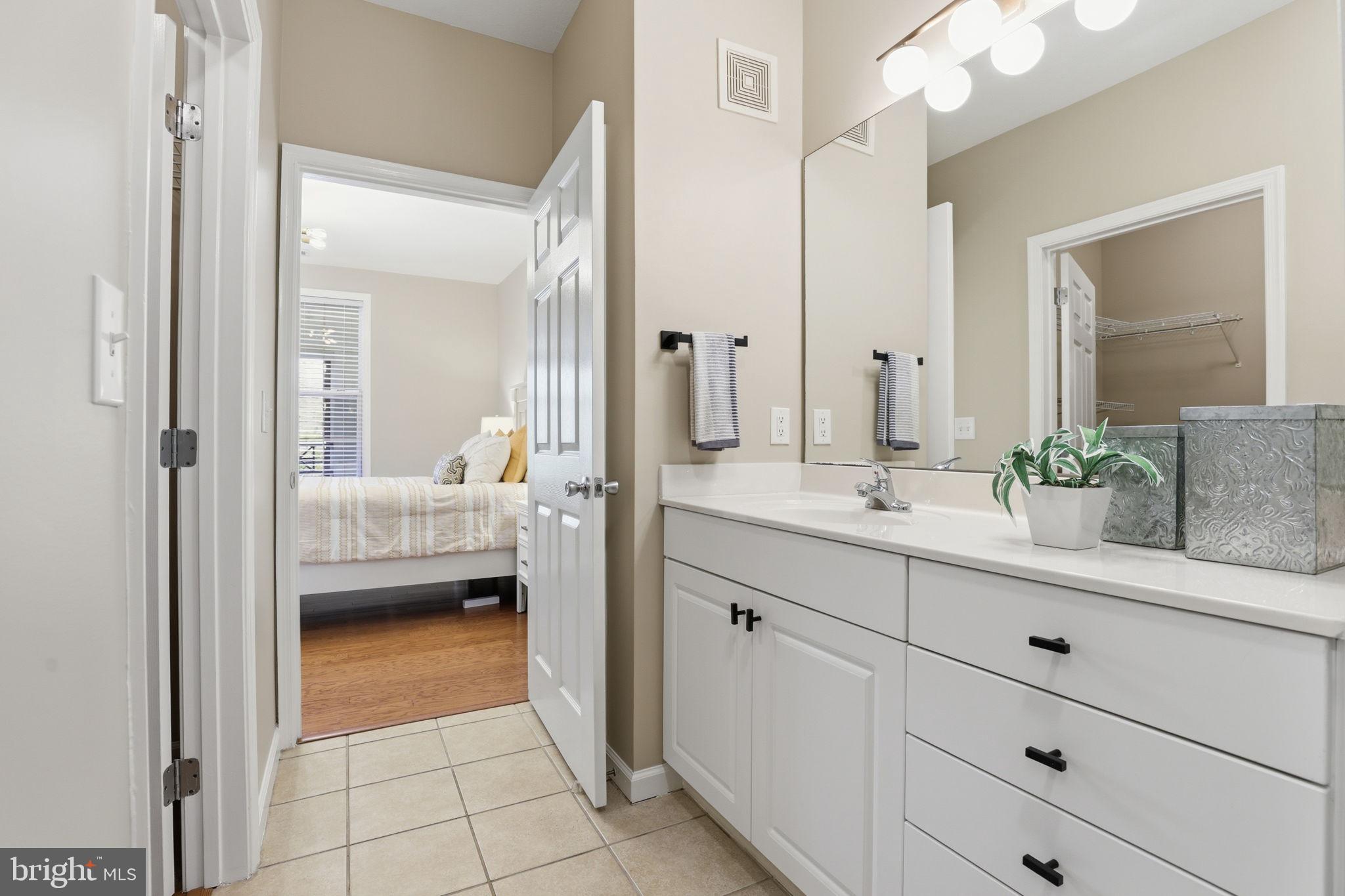 KENTLANDS - Residential