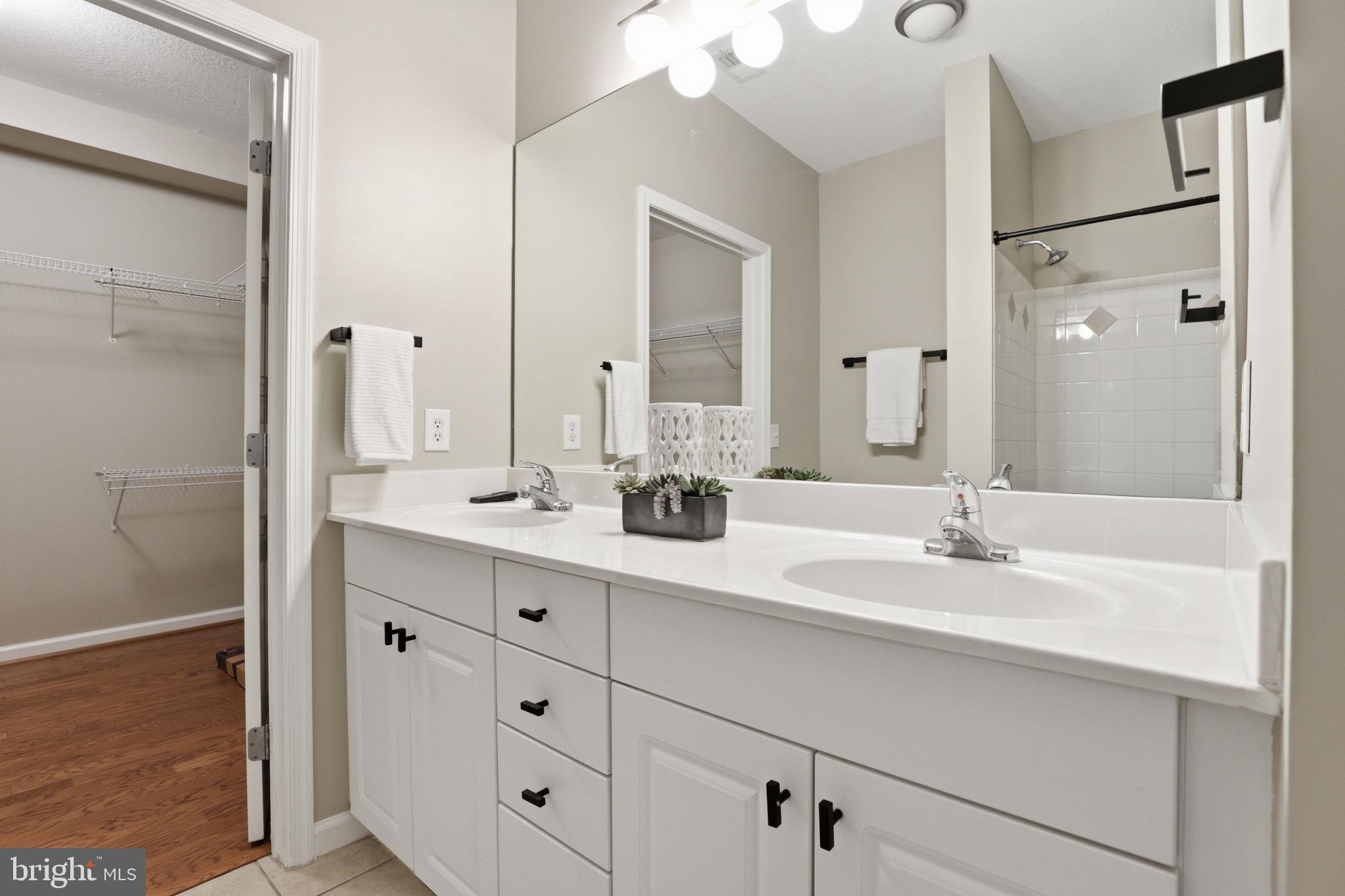 KENTLANDS - Residential