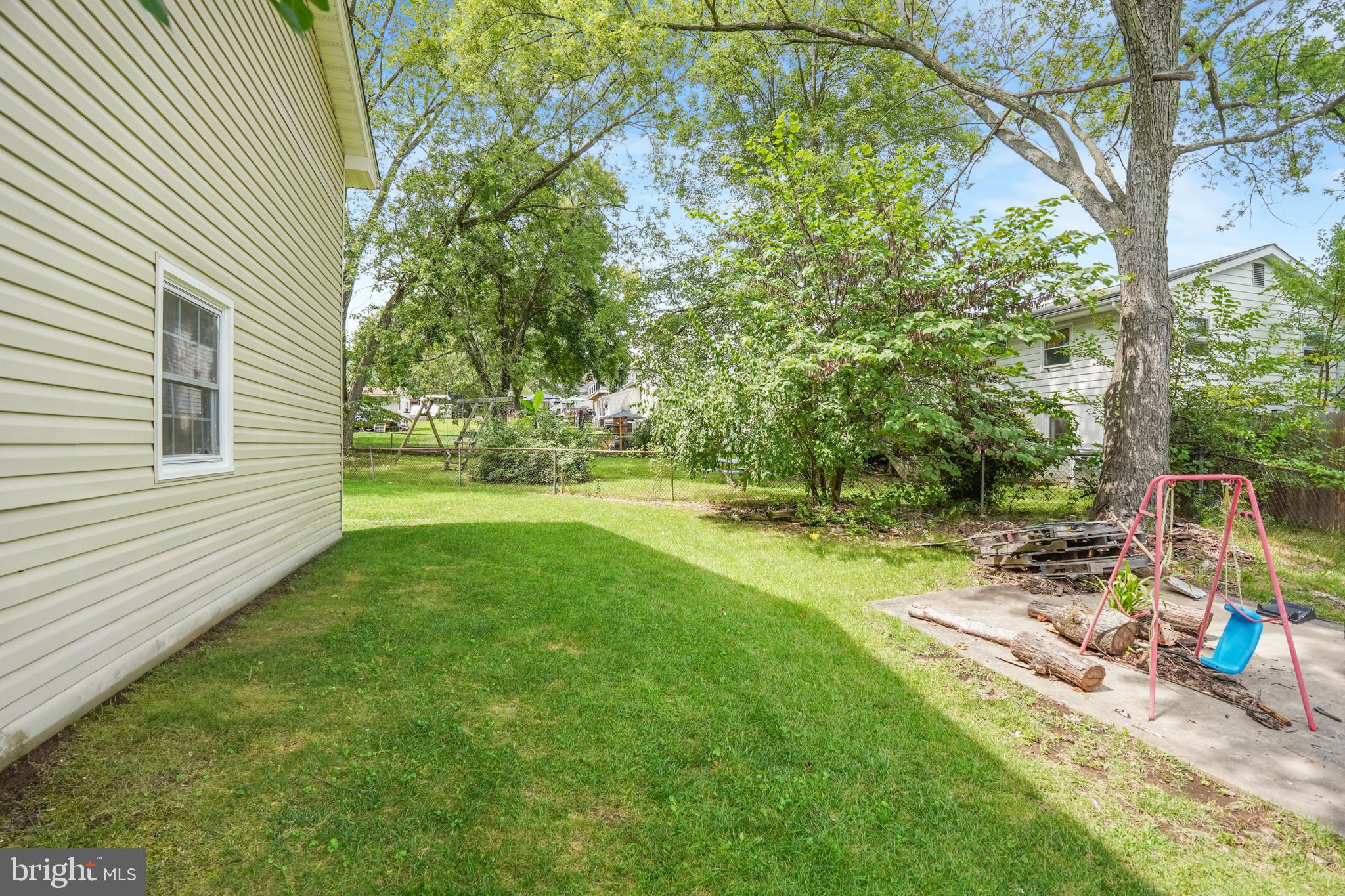 503 LEE COURT