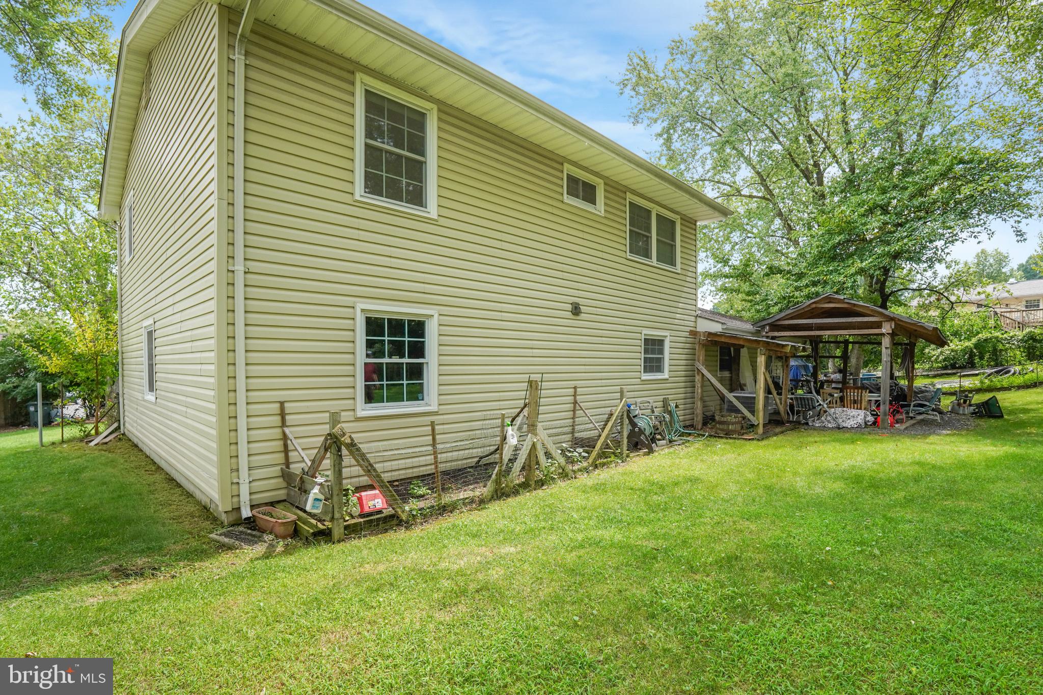 503 LEE COURT