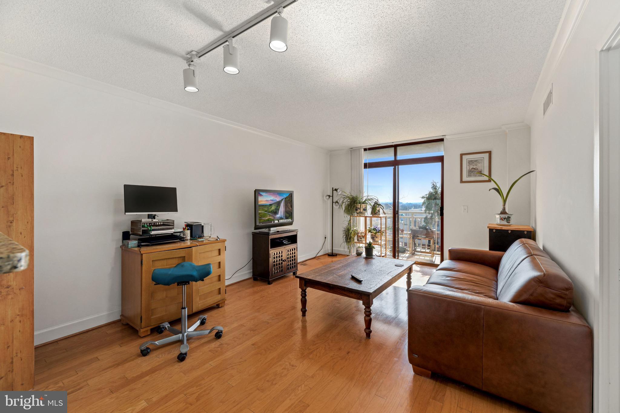 RESIDENCES AT STATION SQUARE - Residential