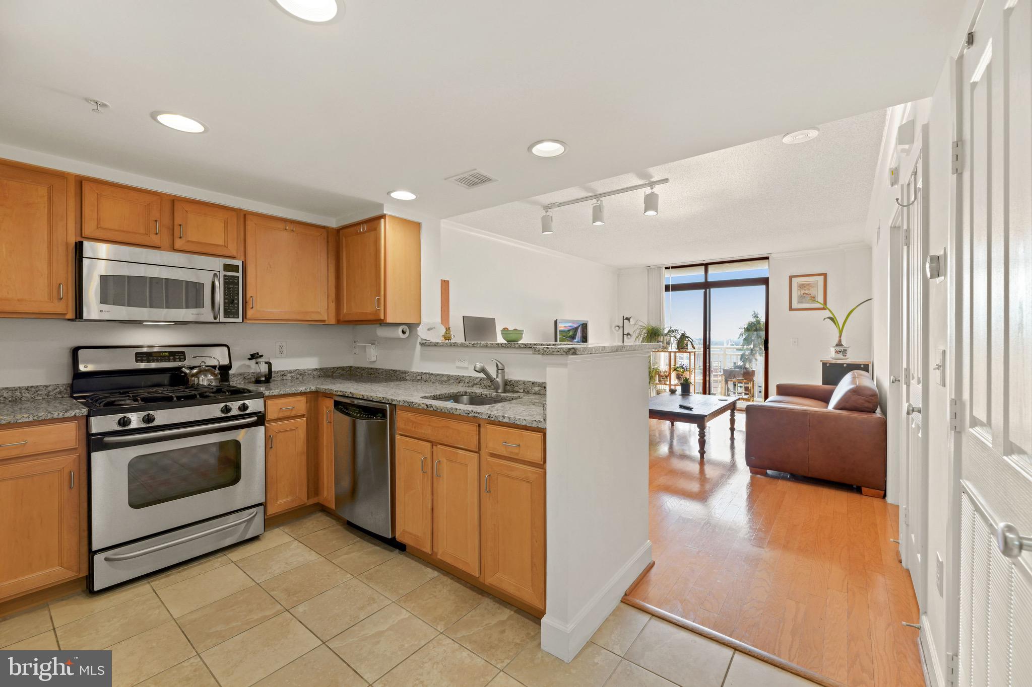 RESIDENCES AT STATION SQUARE - Residential