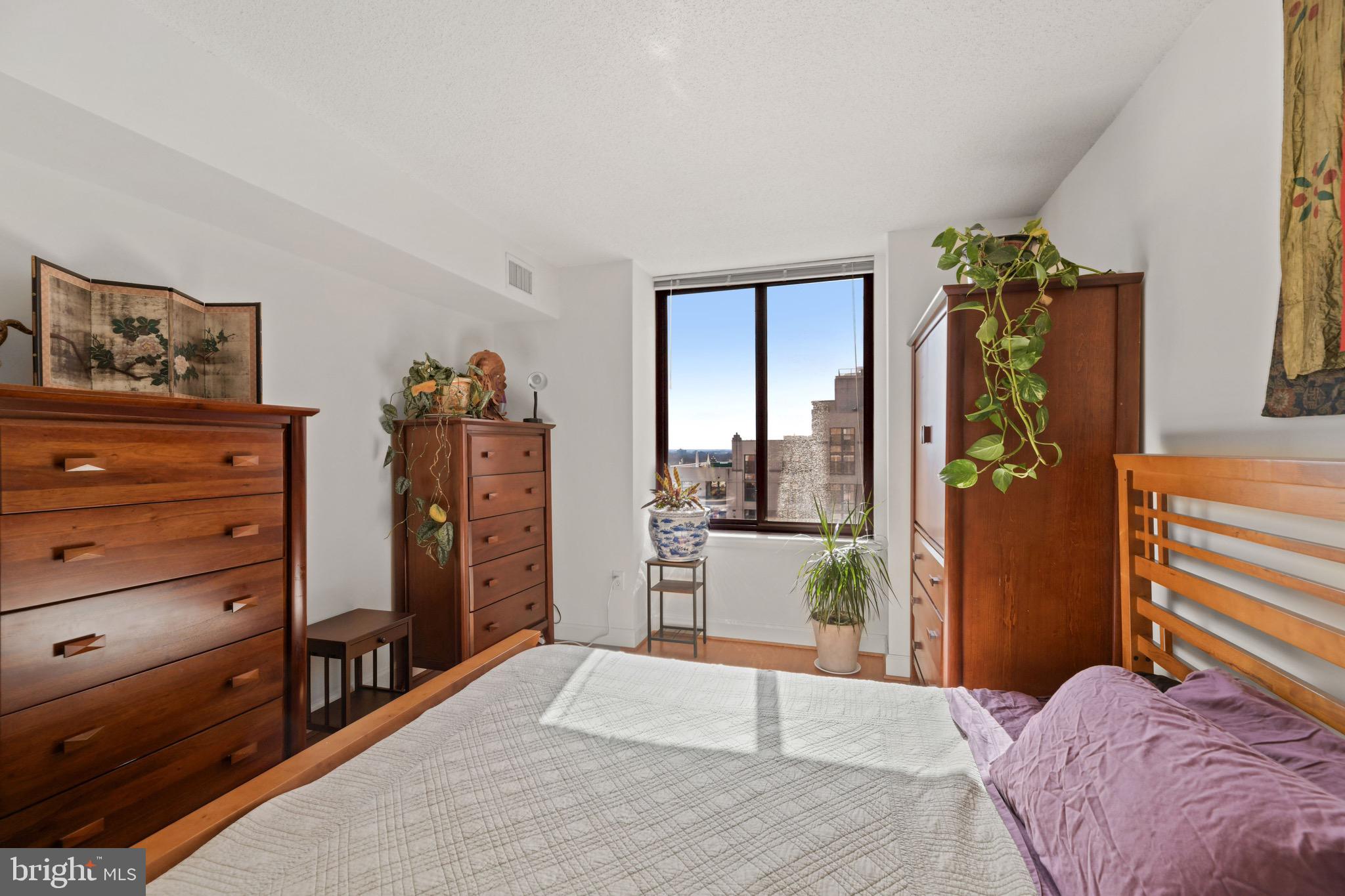 RESIDENCES AT STATION SQUARE - Residential