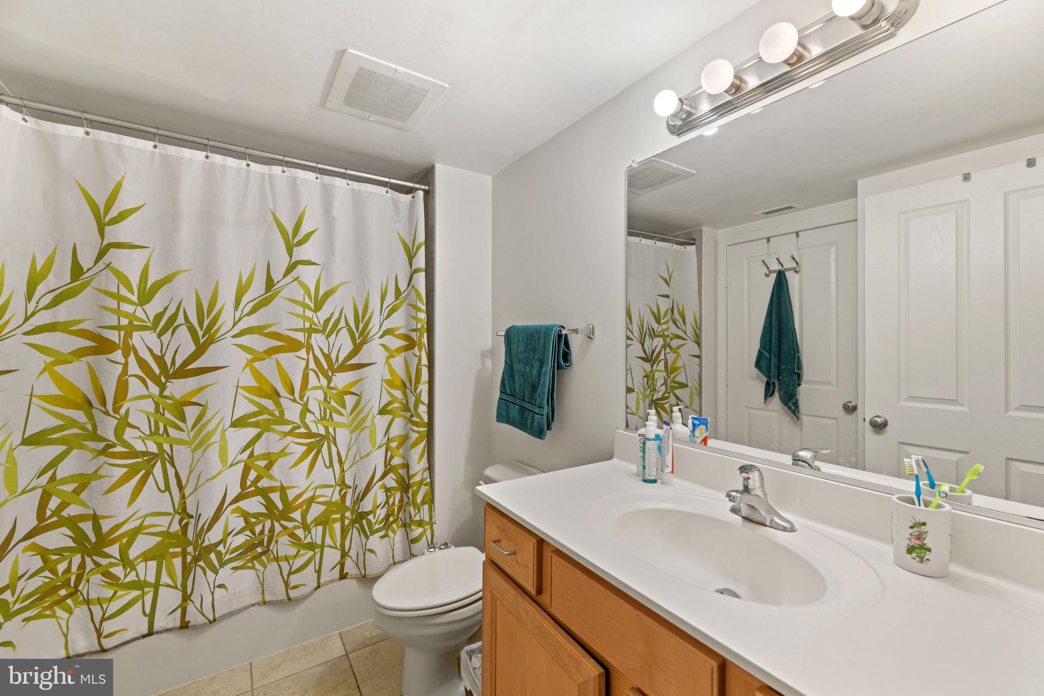 RESIDENCES AT STATION SQUARE - Residential