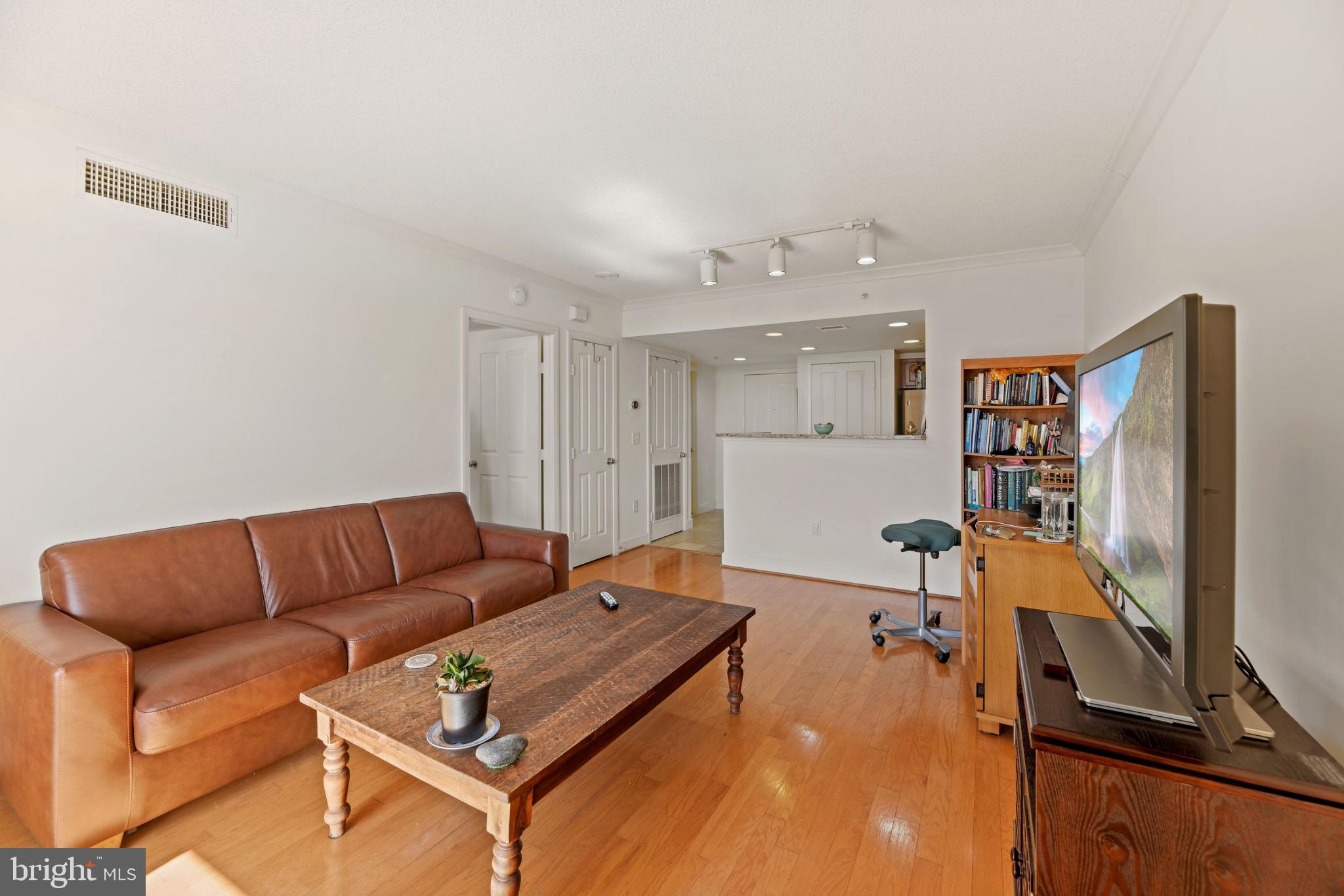 RESIDENCES AT STATION SQUARE - Residential