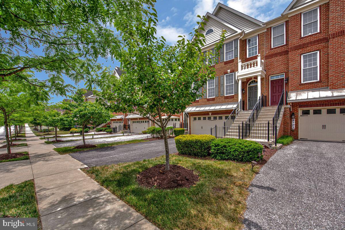 4507 THOROUGHBRED DRIVE