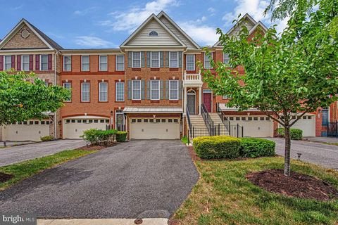 Townhouse For Sale - 4507 Thoroughbred Drive<br/> UPPER MARLBORO, MD 20772