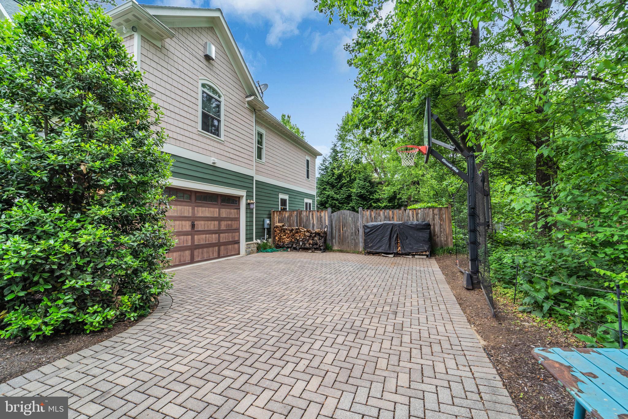 WOODLAND - Residential