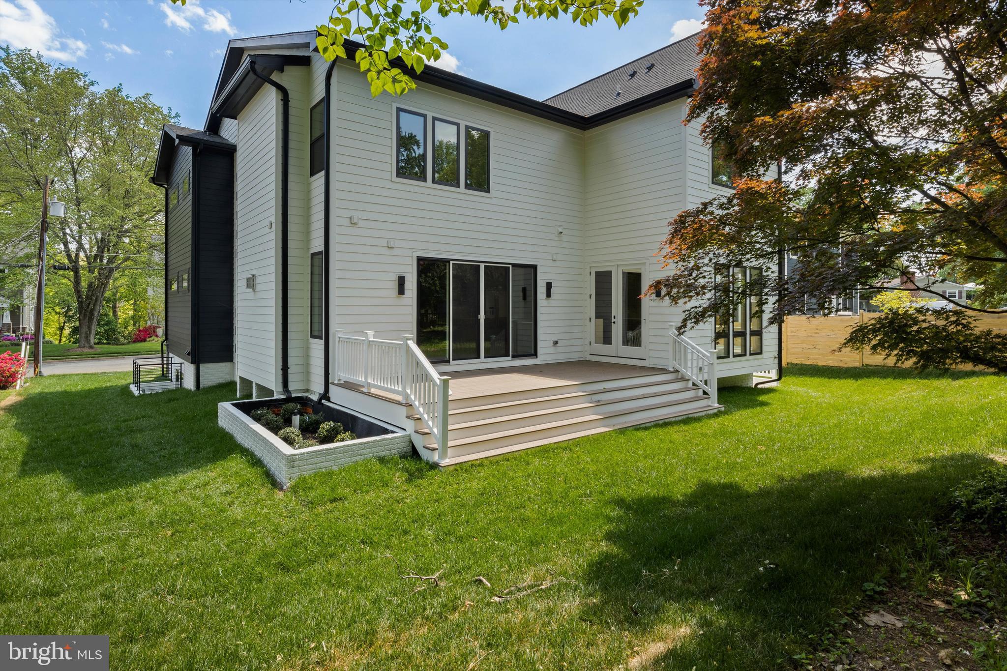 VIENNA WOODS - Residential