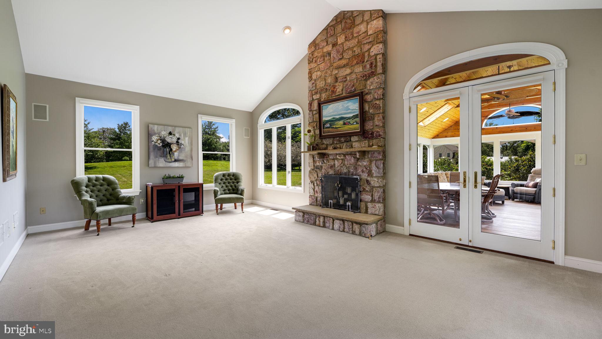 FOX HILL FARMS - Residential