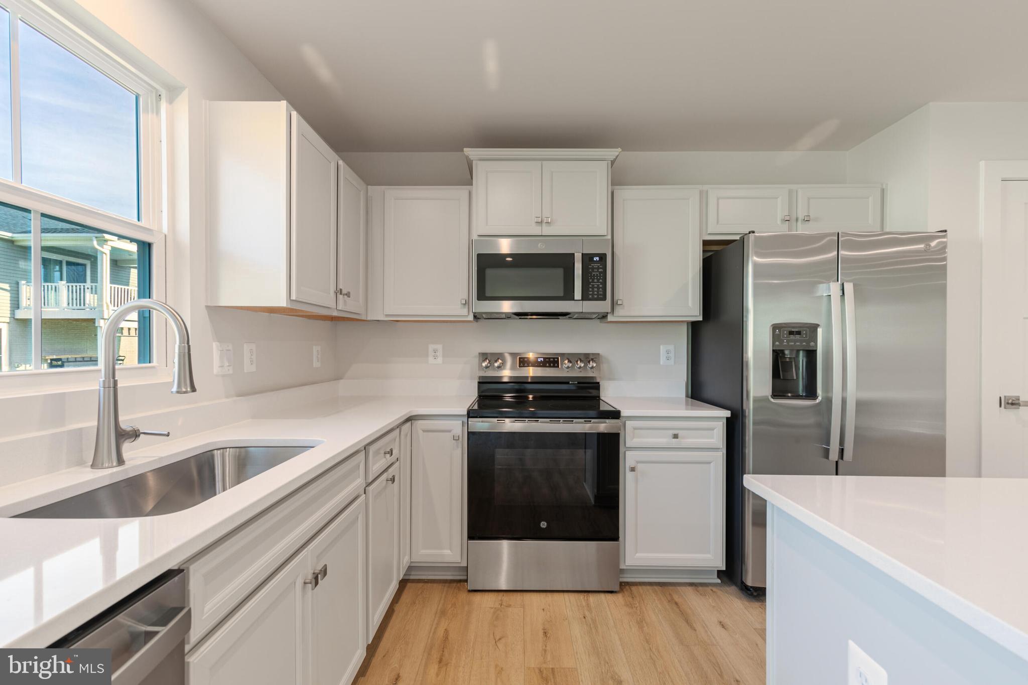 CARDINAL POINTE - Residential