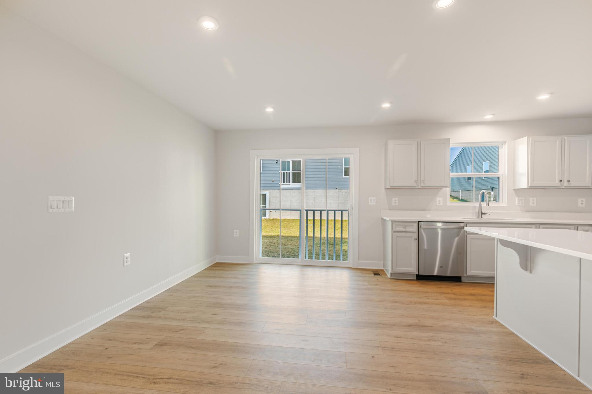 CARDINAL POINTE - Residential