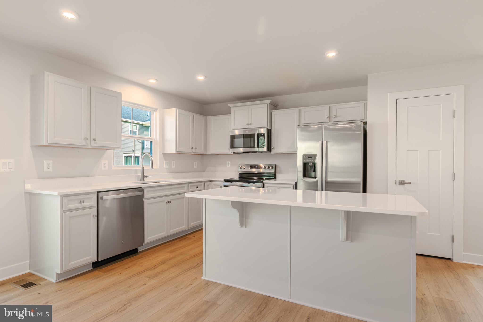 CARDINAL POINTE - Residential