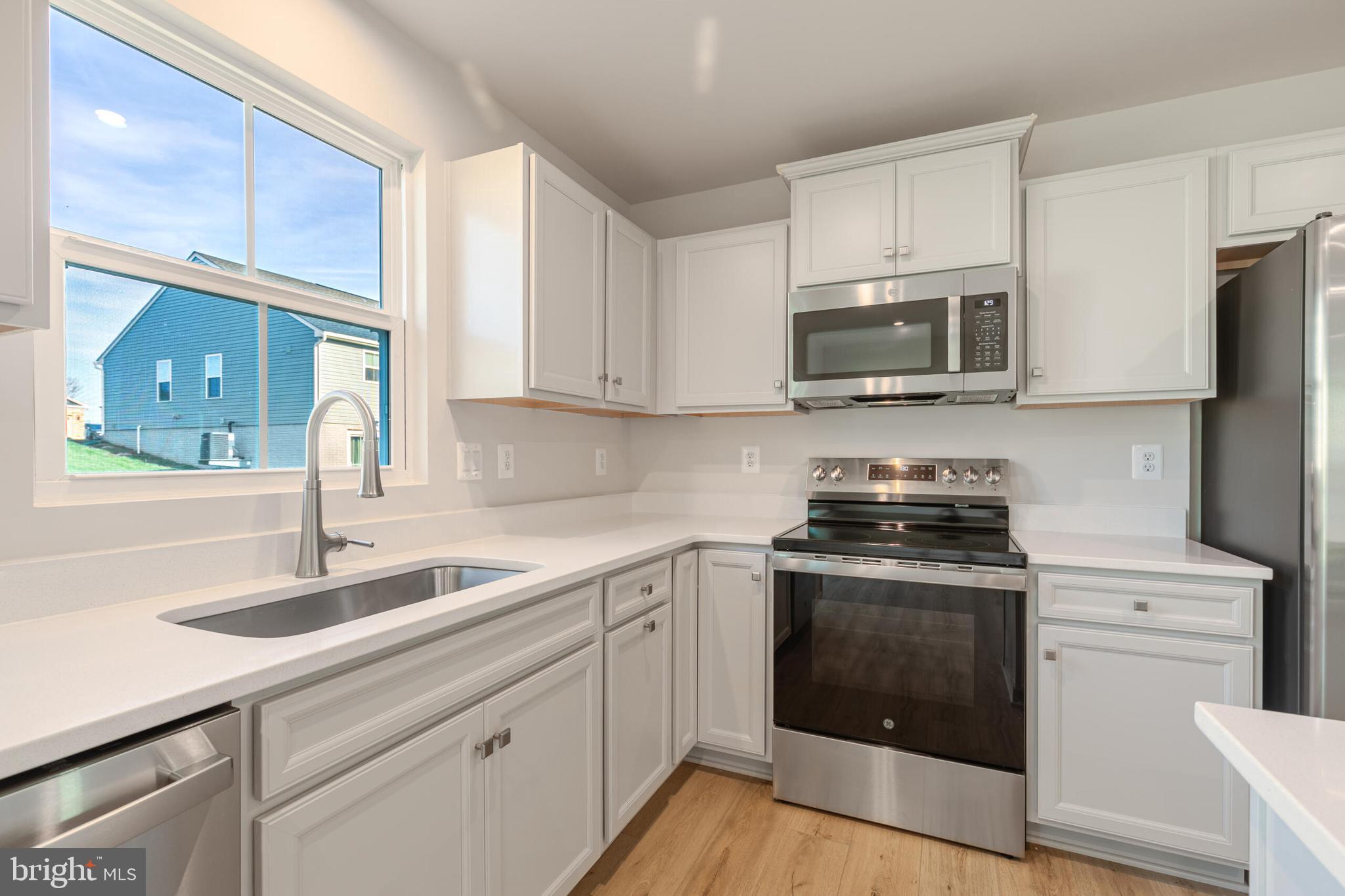 CARDINAL POINTE - Residential