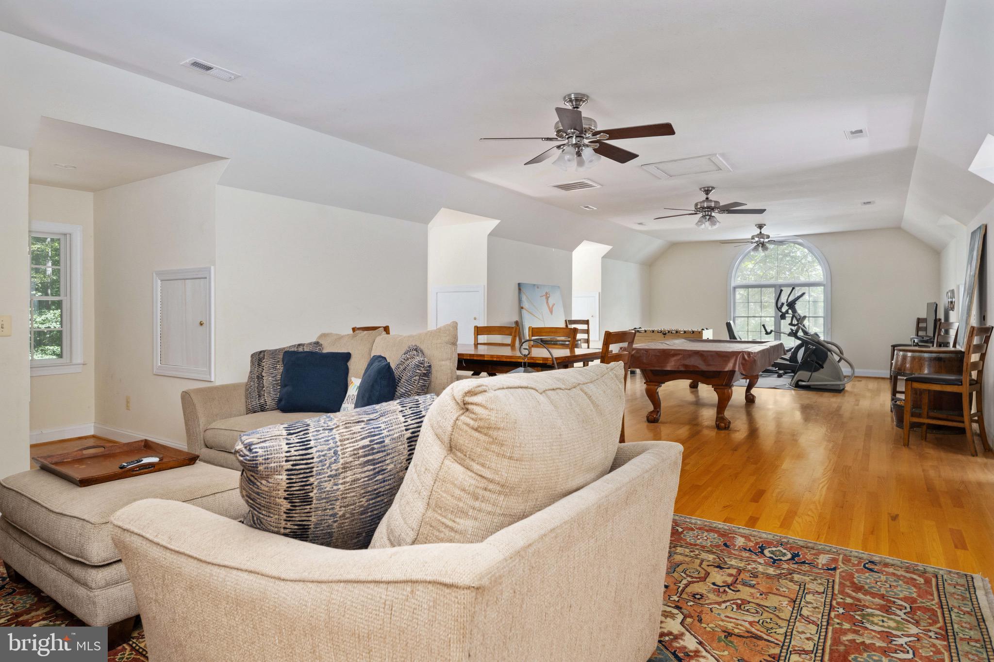 DOMINION HUNT ESTS - Residential