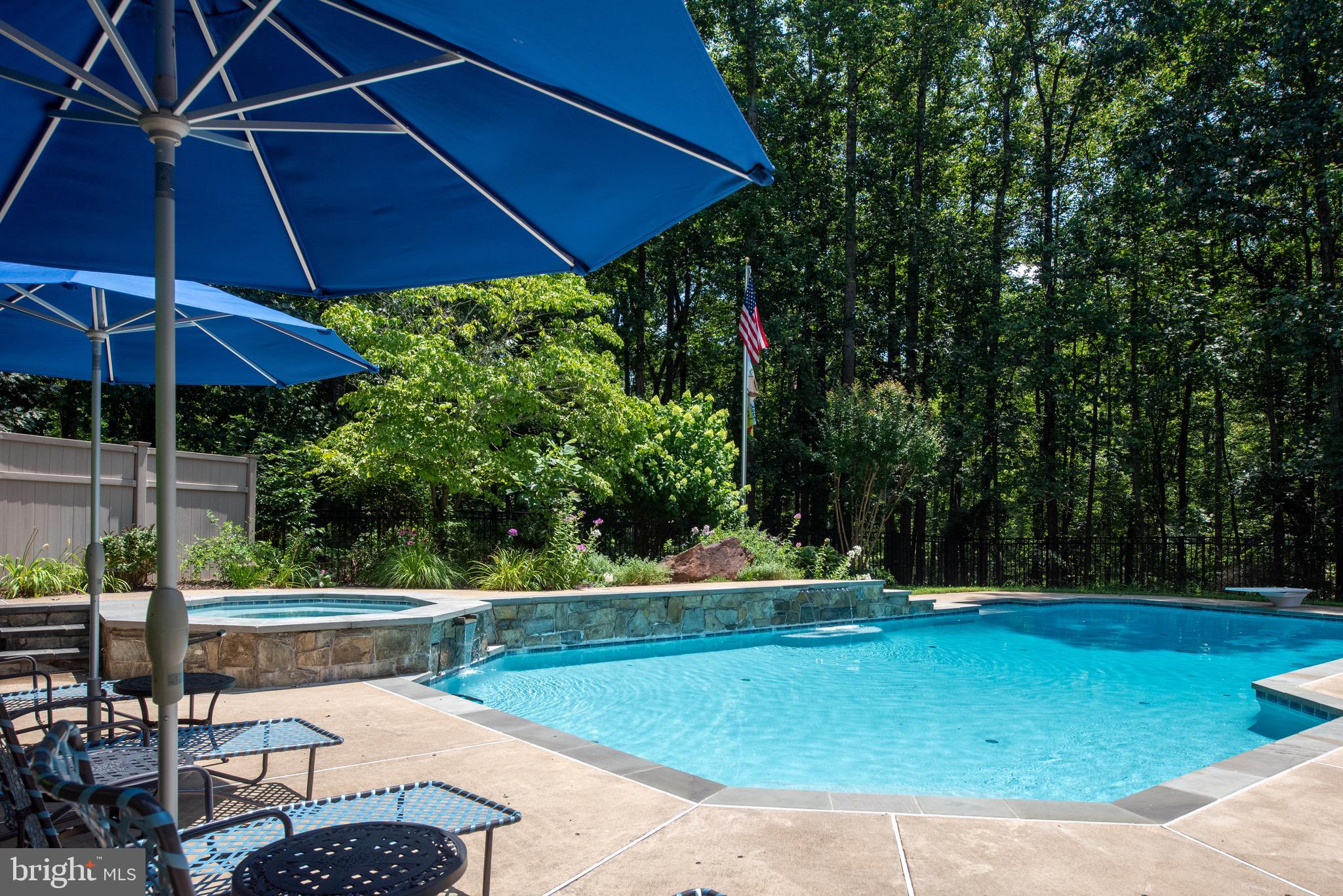 DOMINION HUNT ESTS - Residential