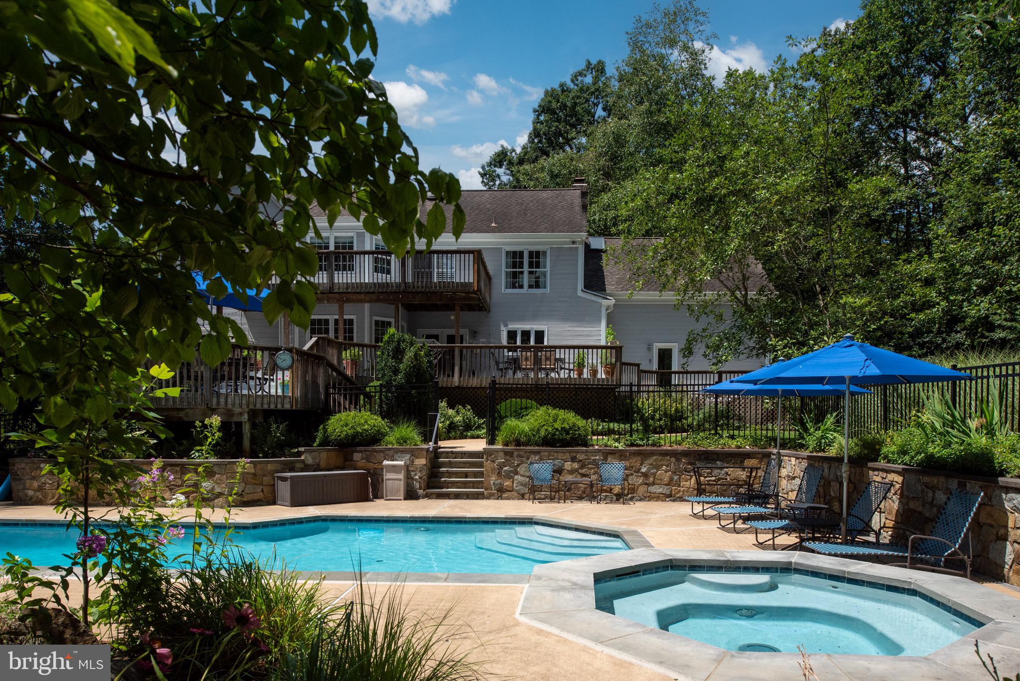 DOMINION HUNT ESTS - Residential