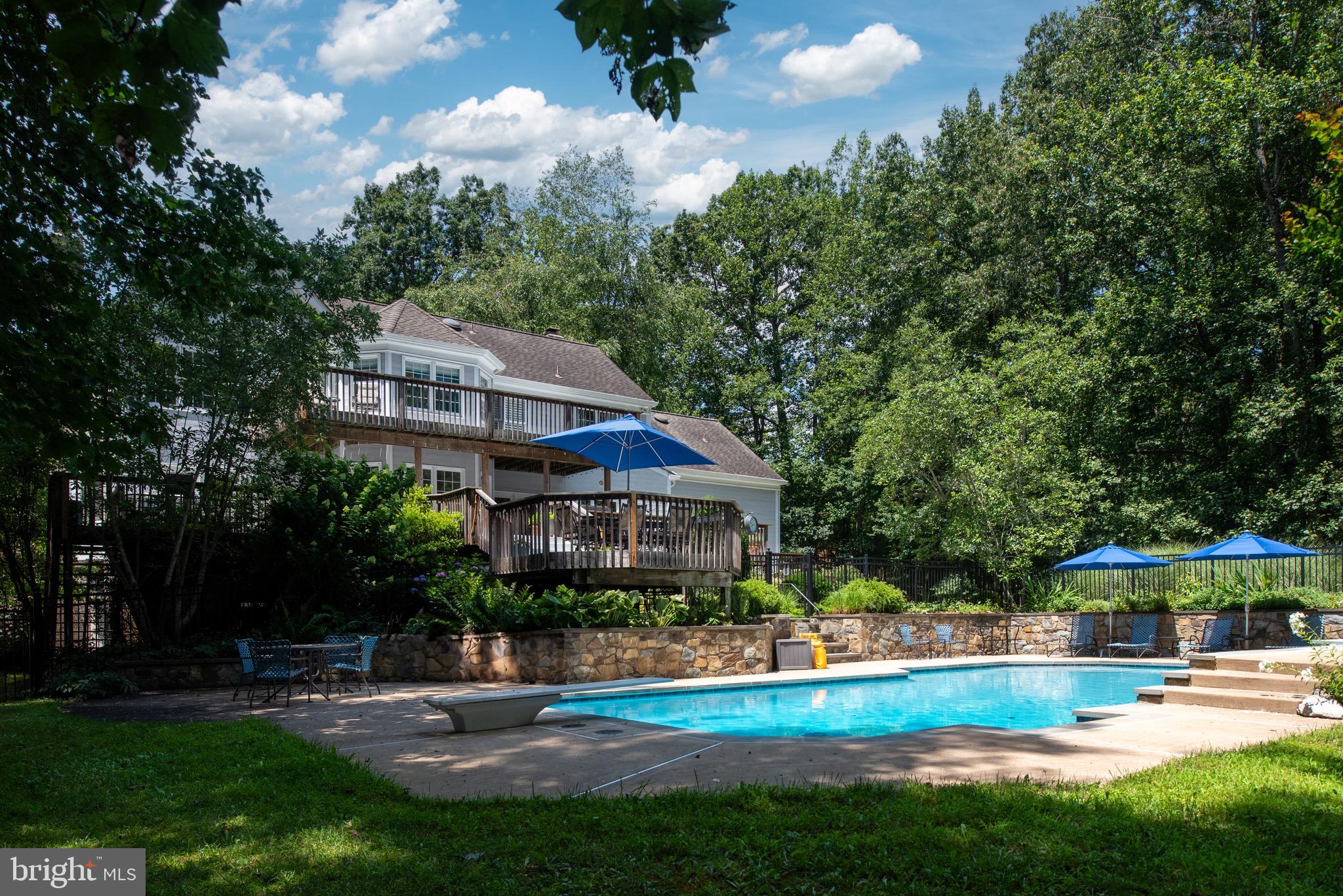 DOMINION HUNT ESTS - Residential