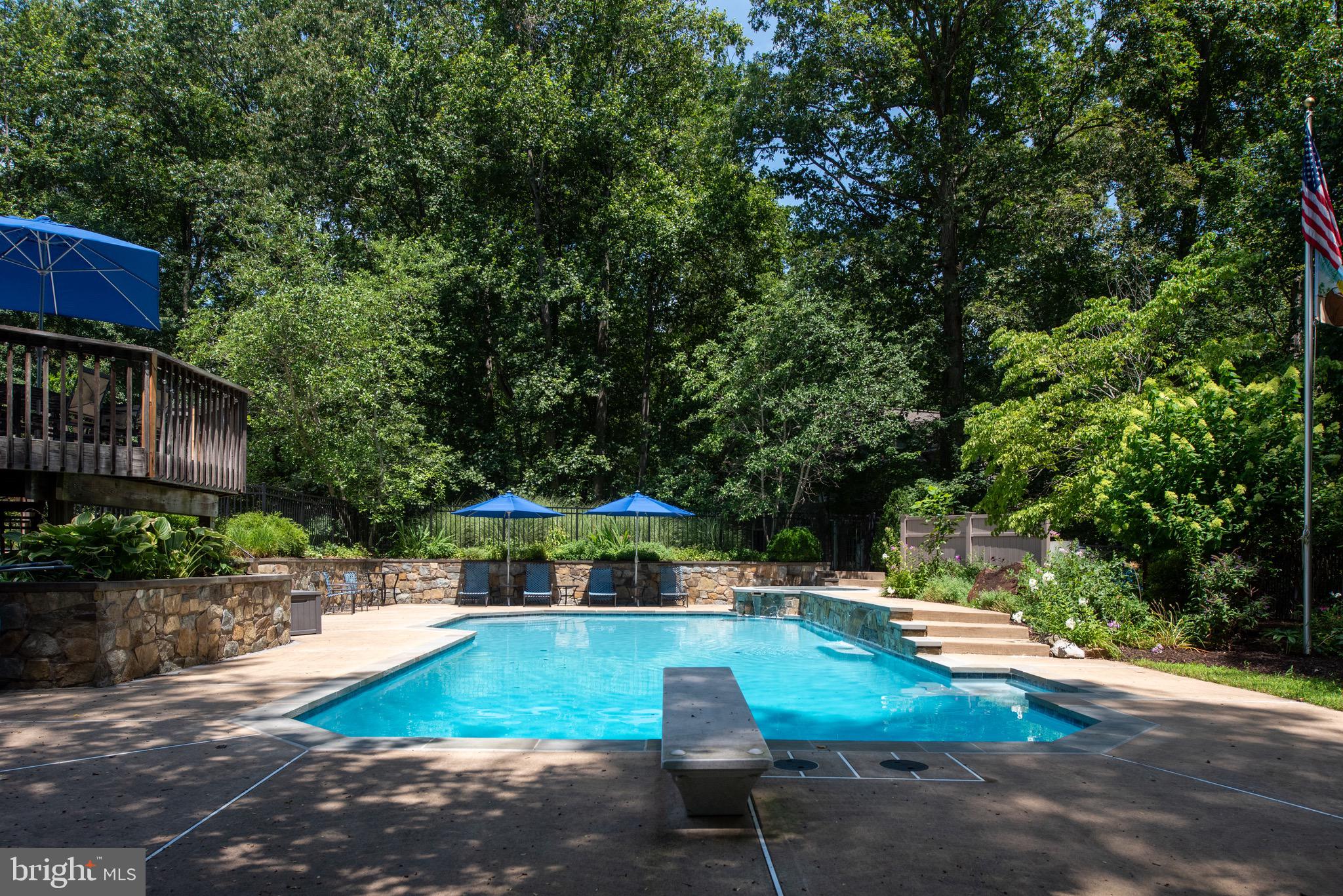 DOMINION HUNT ESTS - Residential