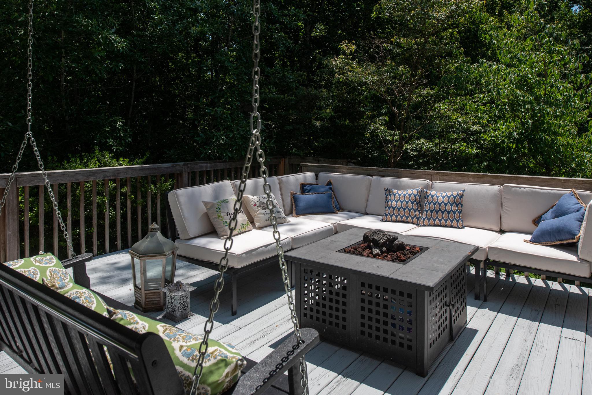 DOMINION HUNT ESTS - Residential