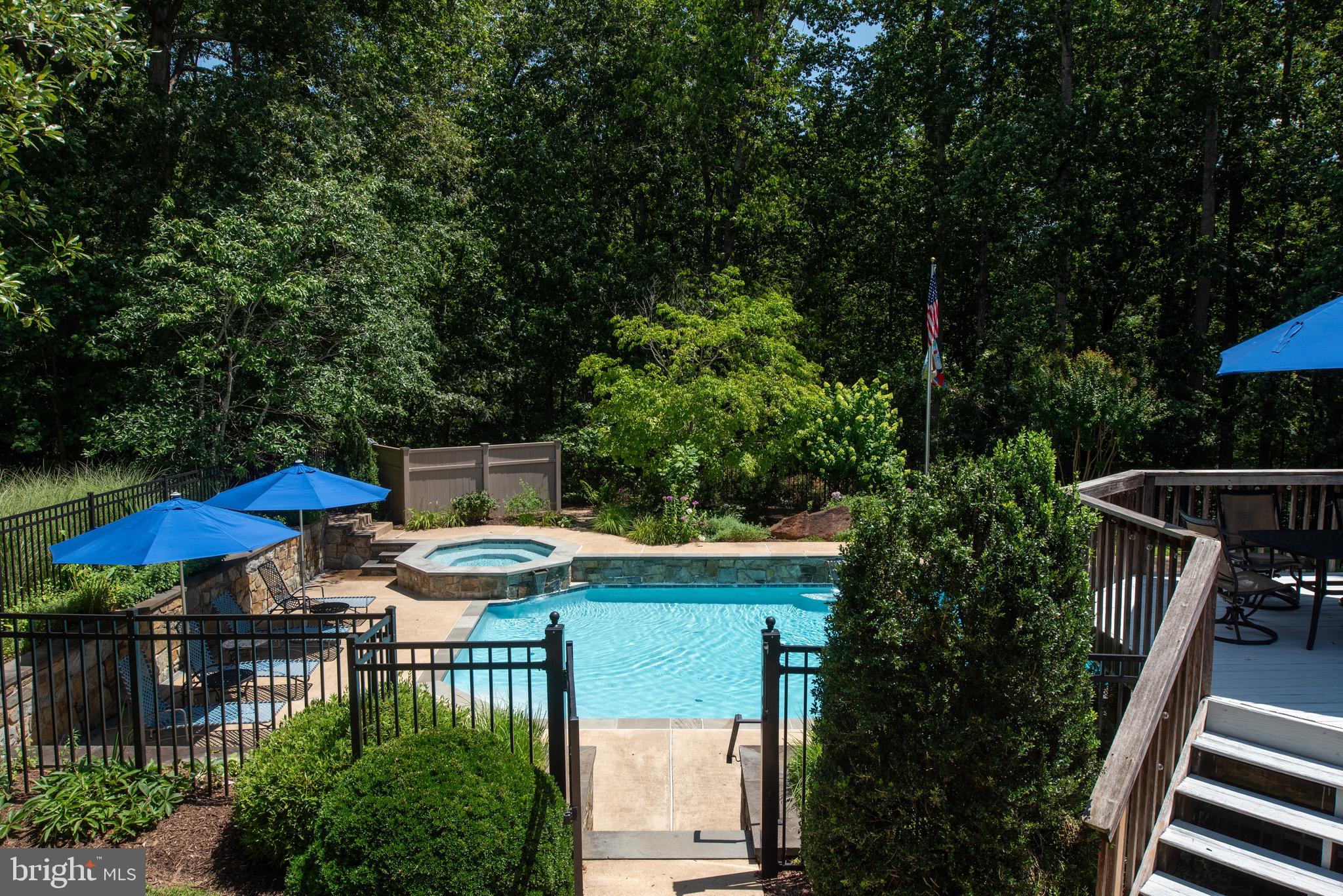 DOMINION HUNT ESTS - Residential