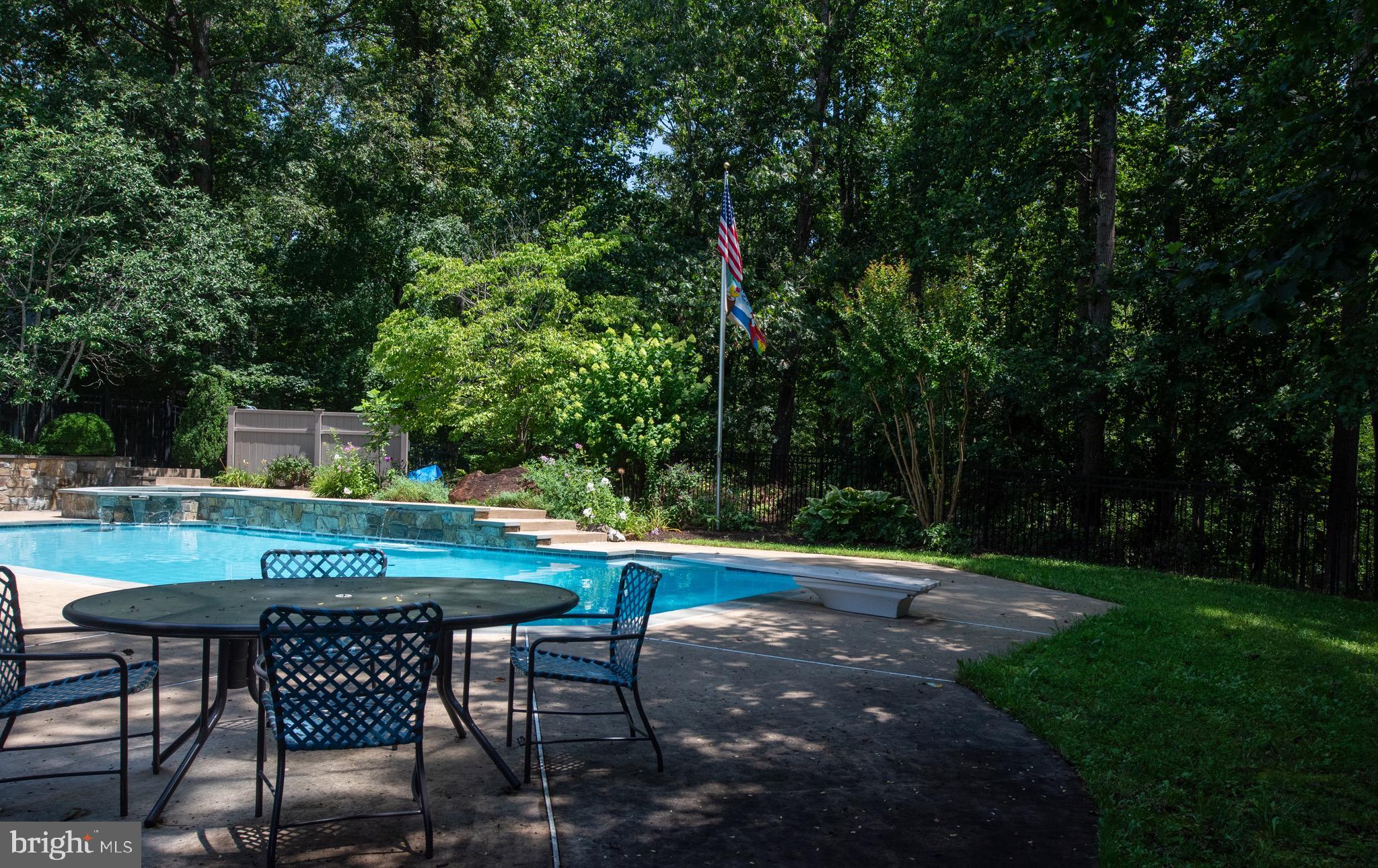 DOMINION HUNT ESTS - Residential