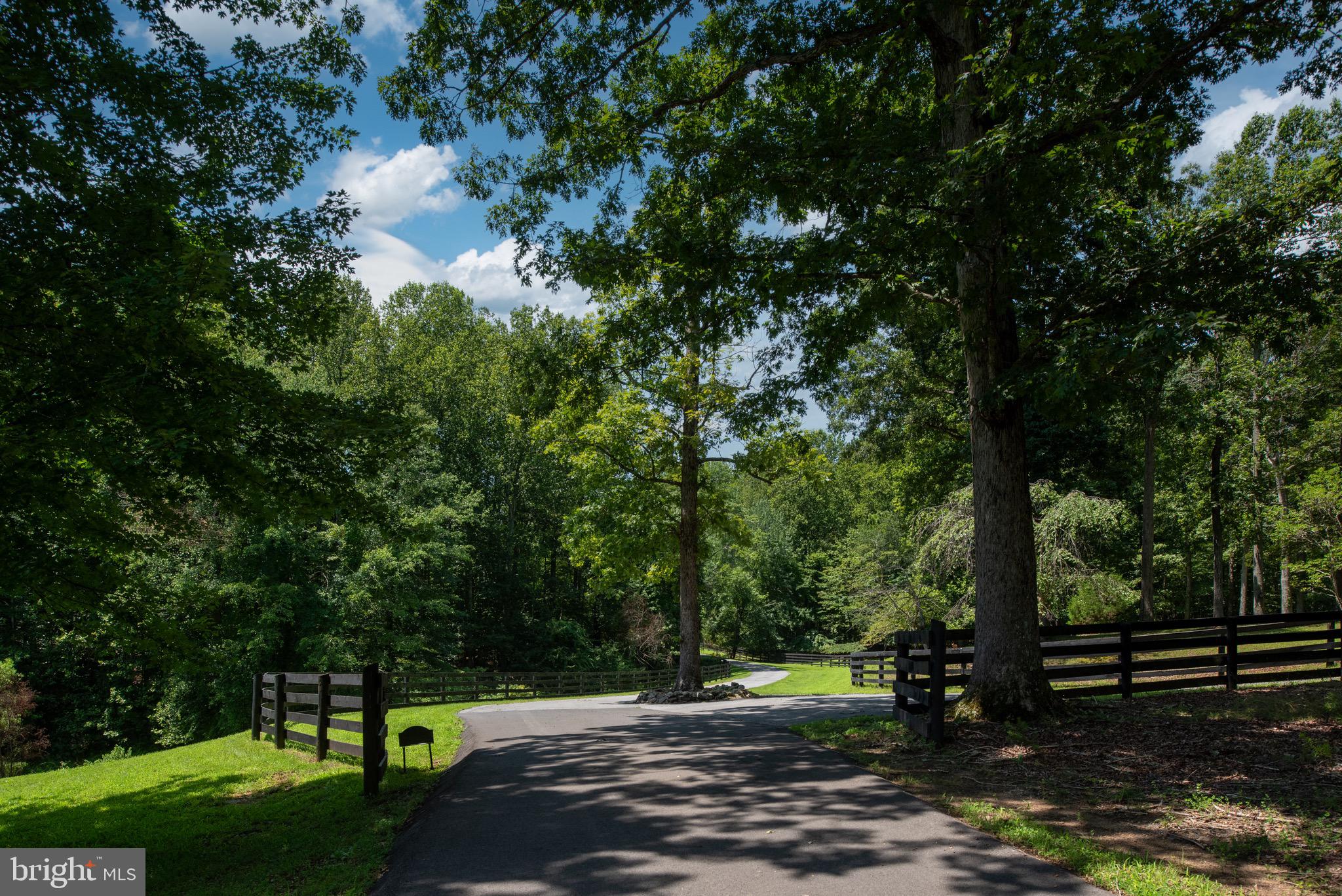 DOMINION HUNT ESTS - Residential