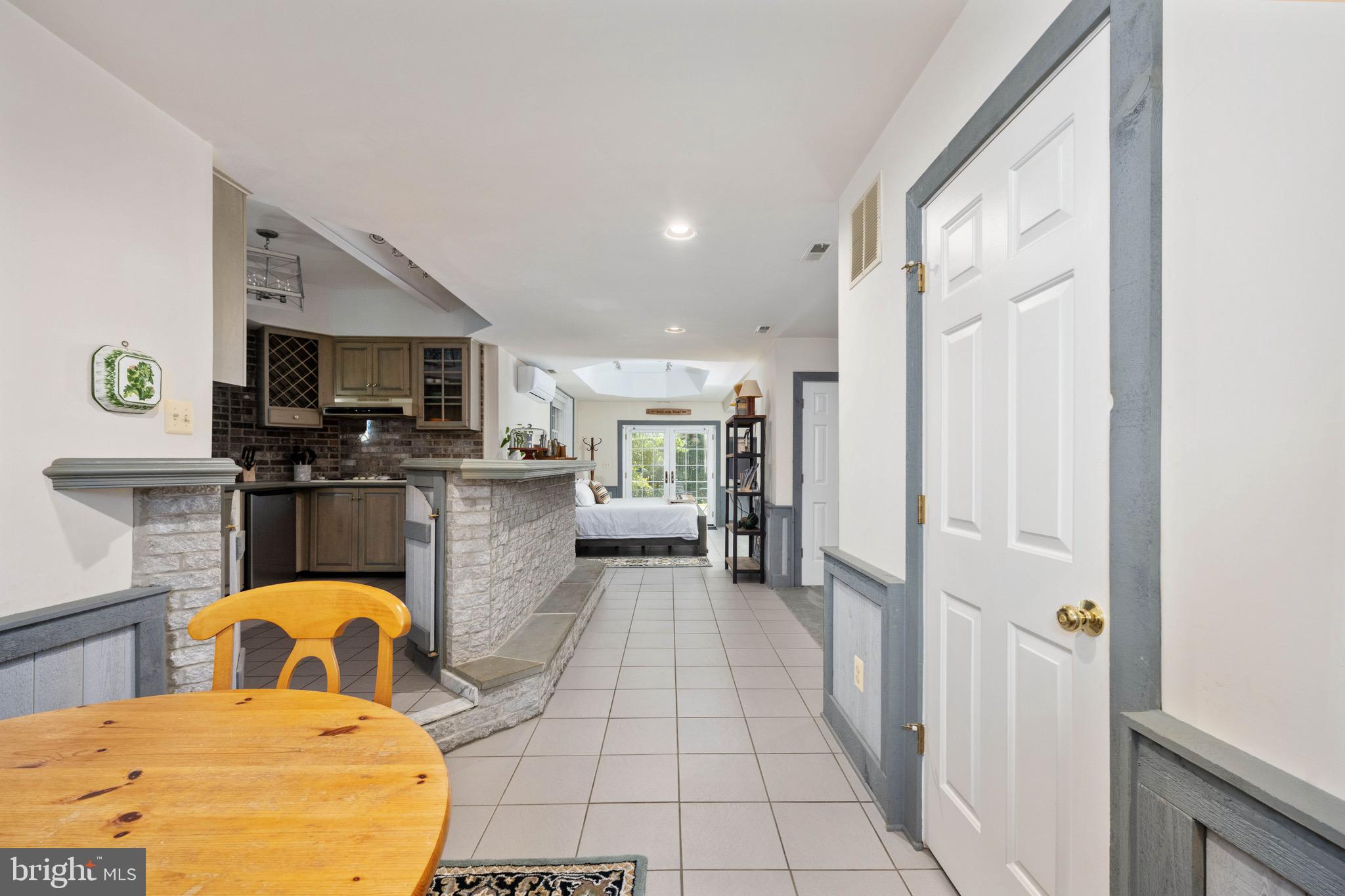 DOMINION HUNT ESTS - Residential