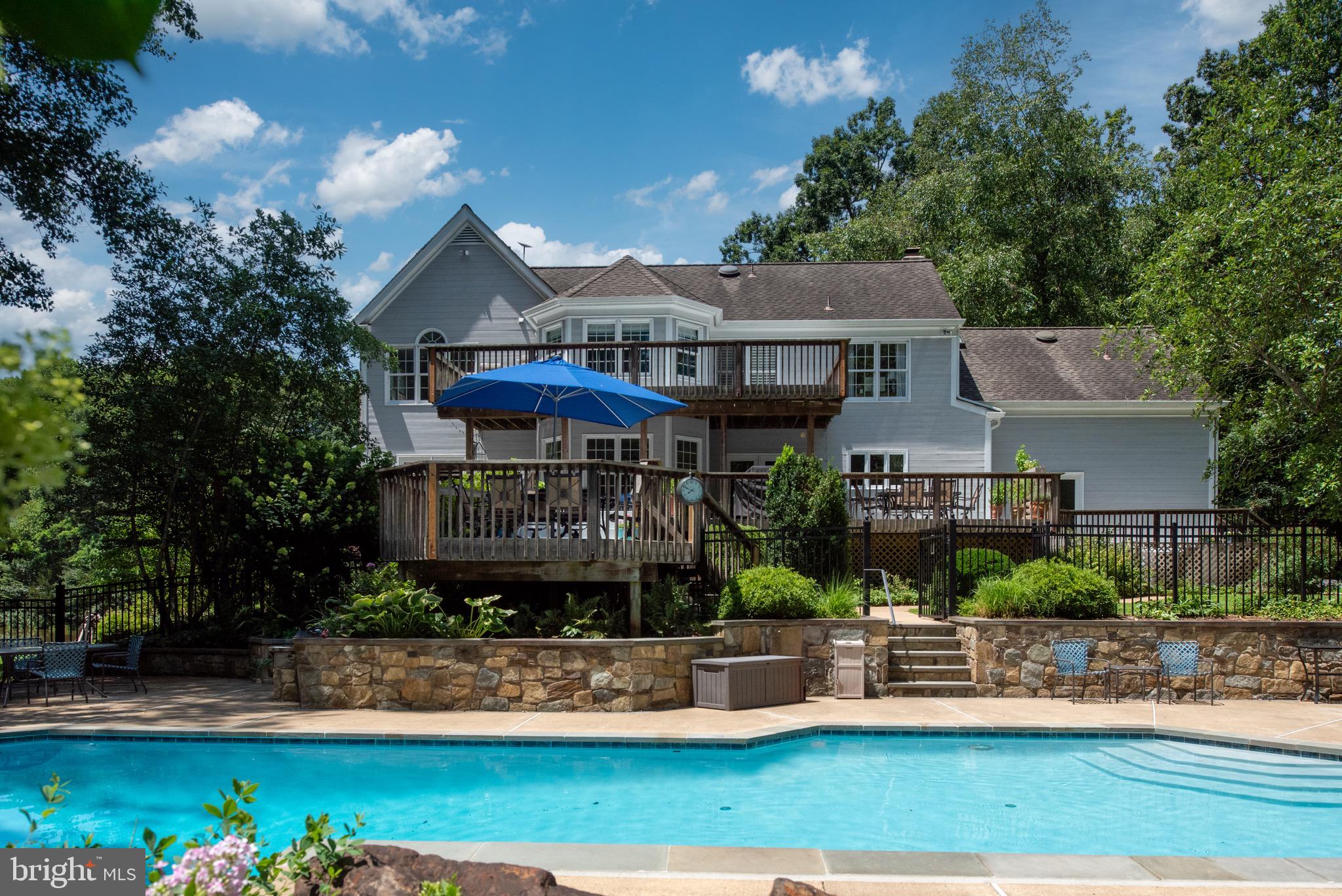 DOMINION HUNT ESTS - Residential