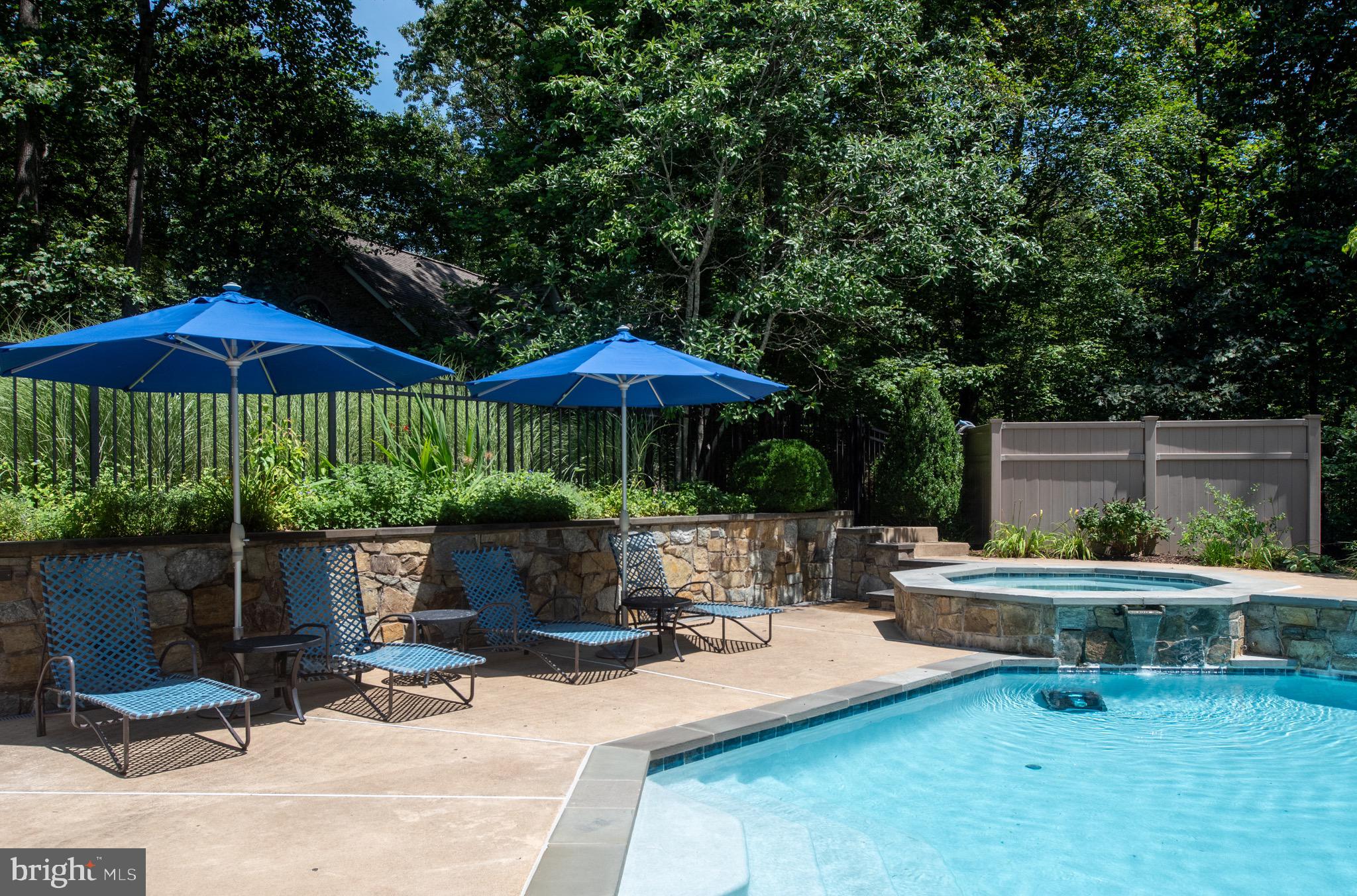 DOMINION HUNT ESTS - Residential