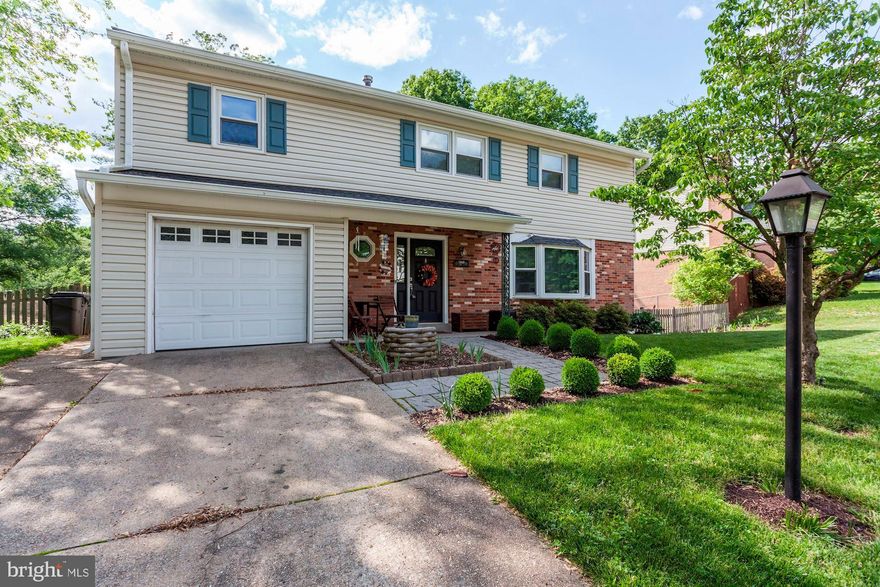 Don't miss out on this beautiful, updated, 5 bedroom home in a prime Lake Ridge location!  With hardwood floors on the main and upper levels, granite countertops and stainless steels appliances with the sizeable kitchen, and a finished, walk-out basement, this home is as versatile as it is beautiful!  And 5 bedrooms all on the upper level makes it a great fit for any lifestyle!  The one car garage and extra large, fully fenced back yard complete this beautiful home!  Minutes from the I-95/123 Express Lanes, multiple commuter lots, and shopping such as Potomac Mills and Stonebridge, this home is centrally located to meet all your needs!  Come check it out today!