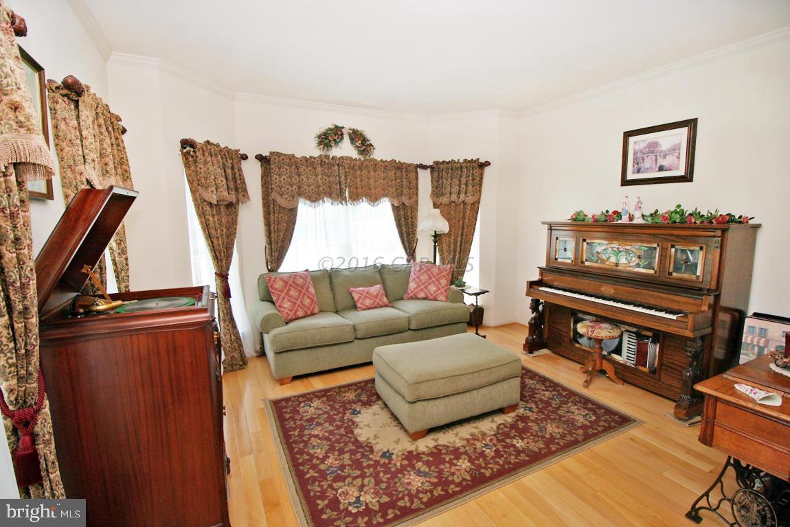 SHADOW HILLS - Residential