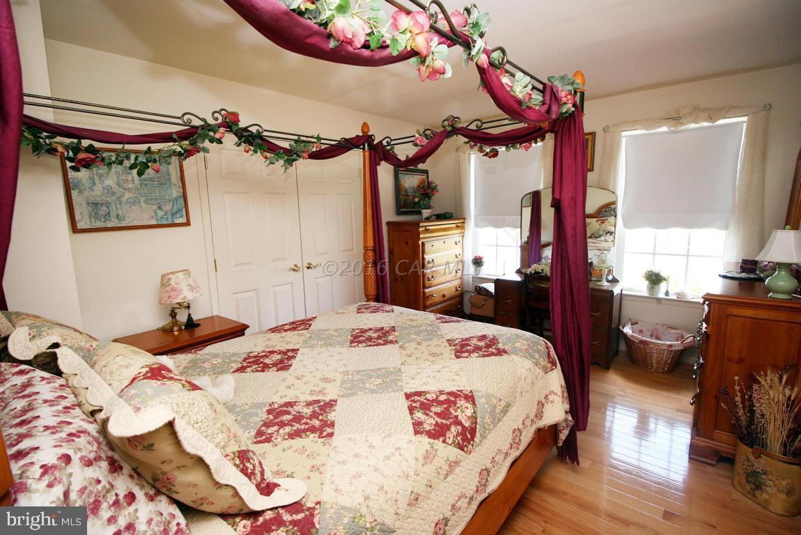 SHADOW HILLS - Residential