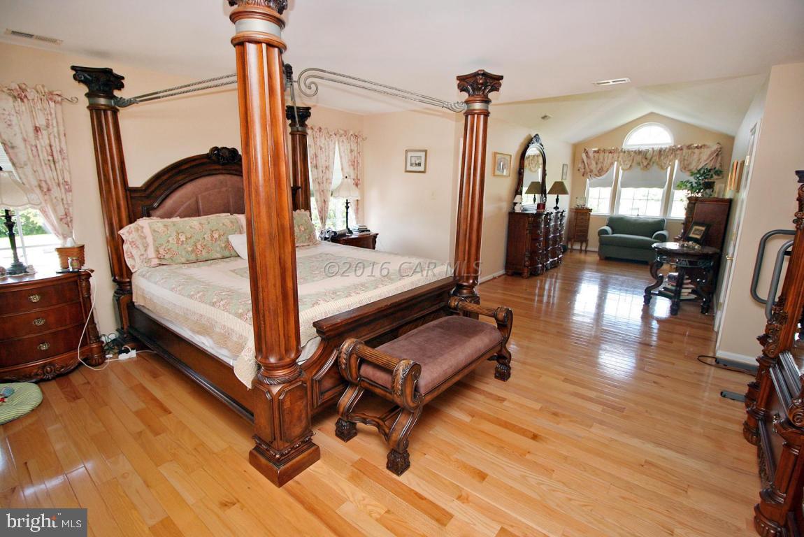 SHADOW HILLS - Residential