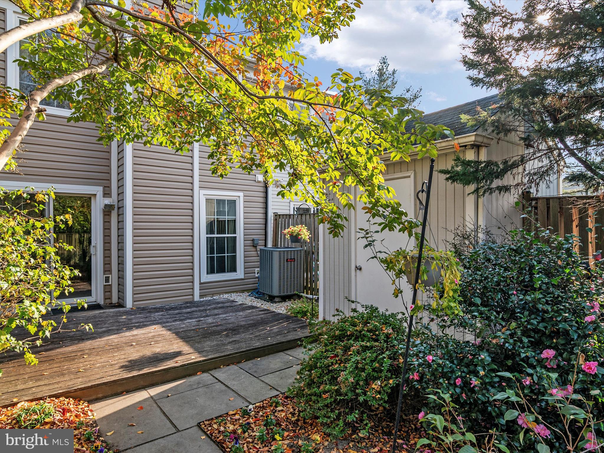 CLOVERLEAF TOWNHOUSES - Residential