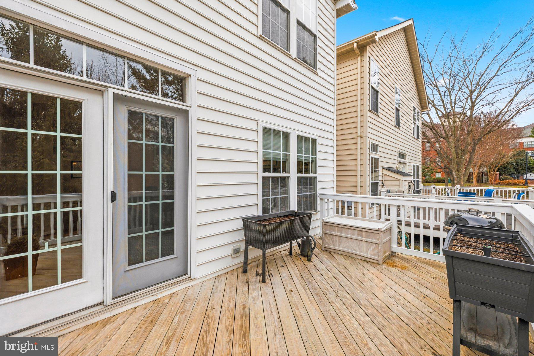 LORTON TOWN CENTER - Residential