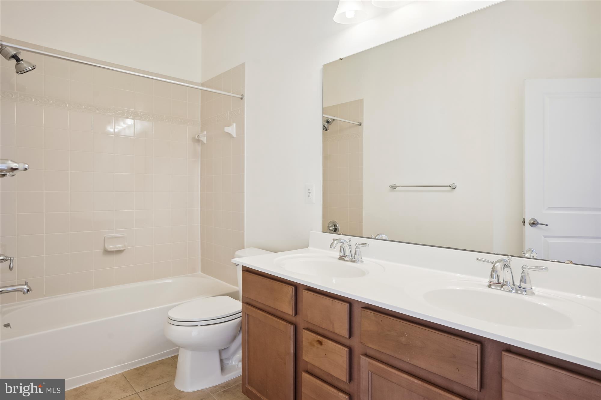 MORLEY CORNER - Residential Lease