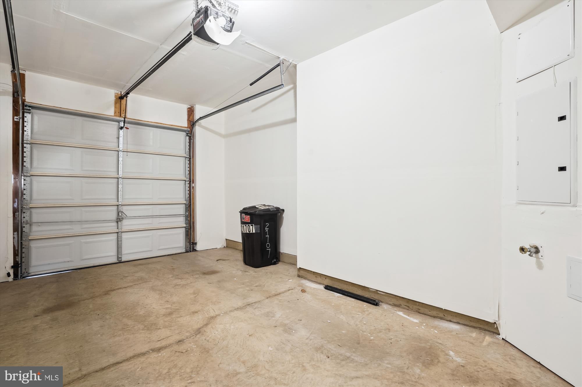 MORLEY CORNER - Residential Lease