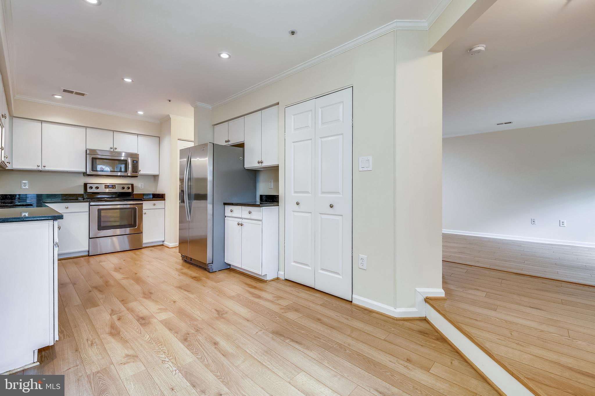 VILL AT MANCHESTER FARMS - Residential