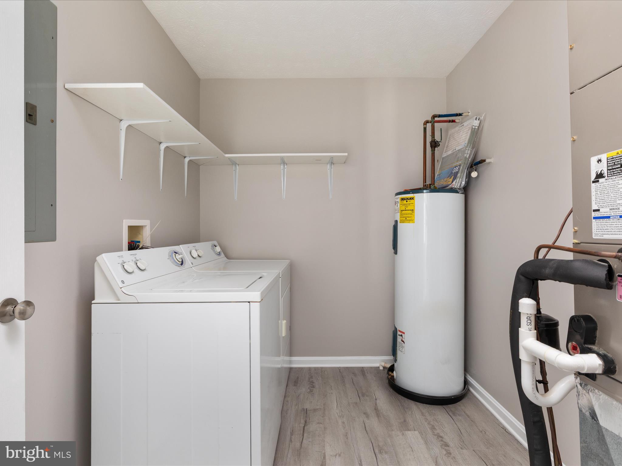 SIGNAL KNOLLS - Residential Lease