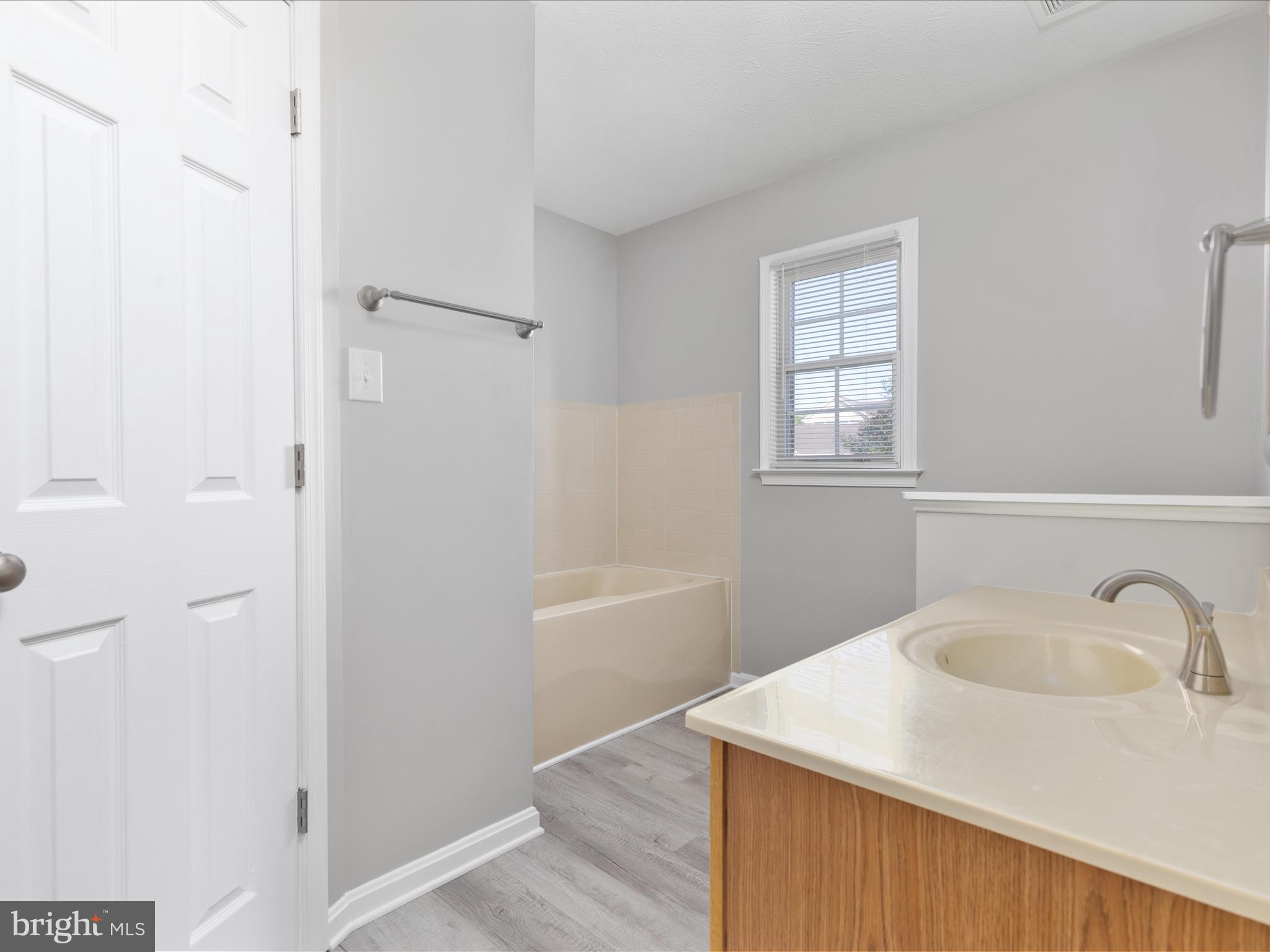 SIGNAL KNOLLS - Residential Lease