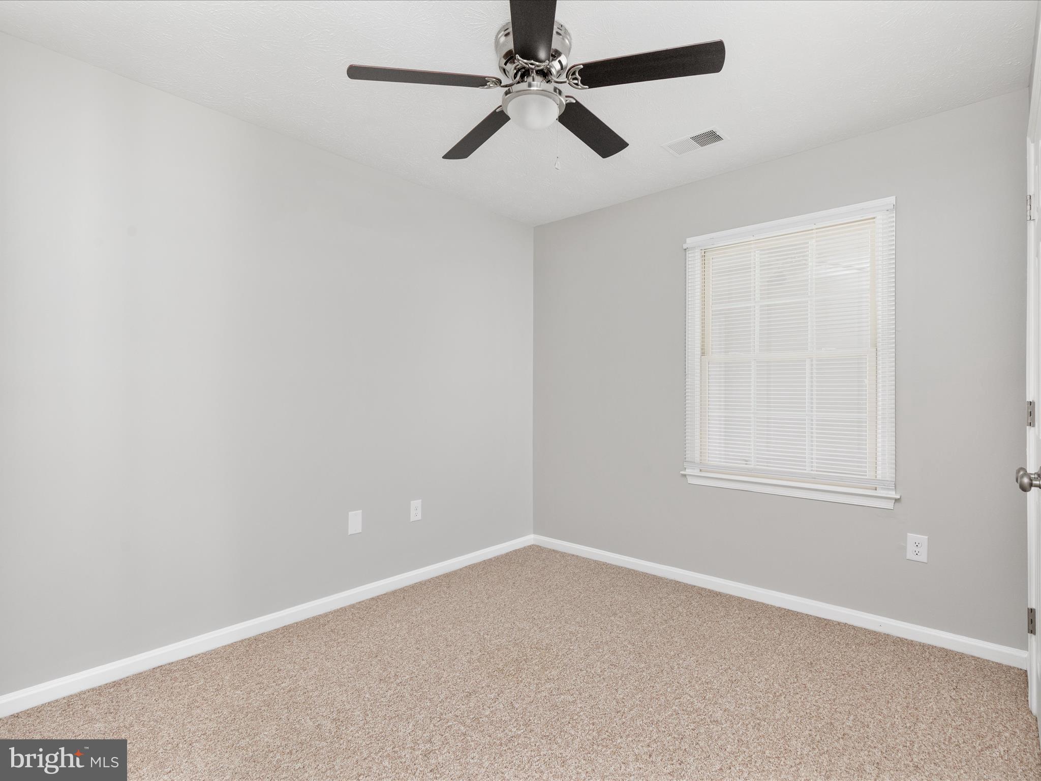 SIGNAL KNOLLS - Residential Lease