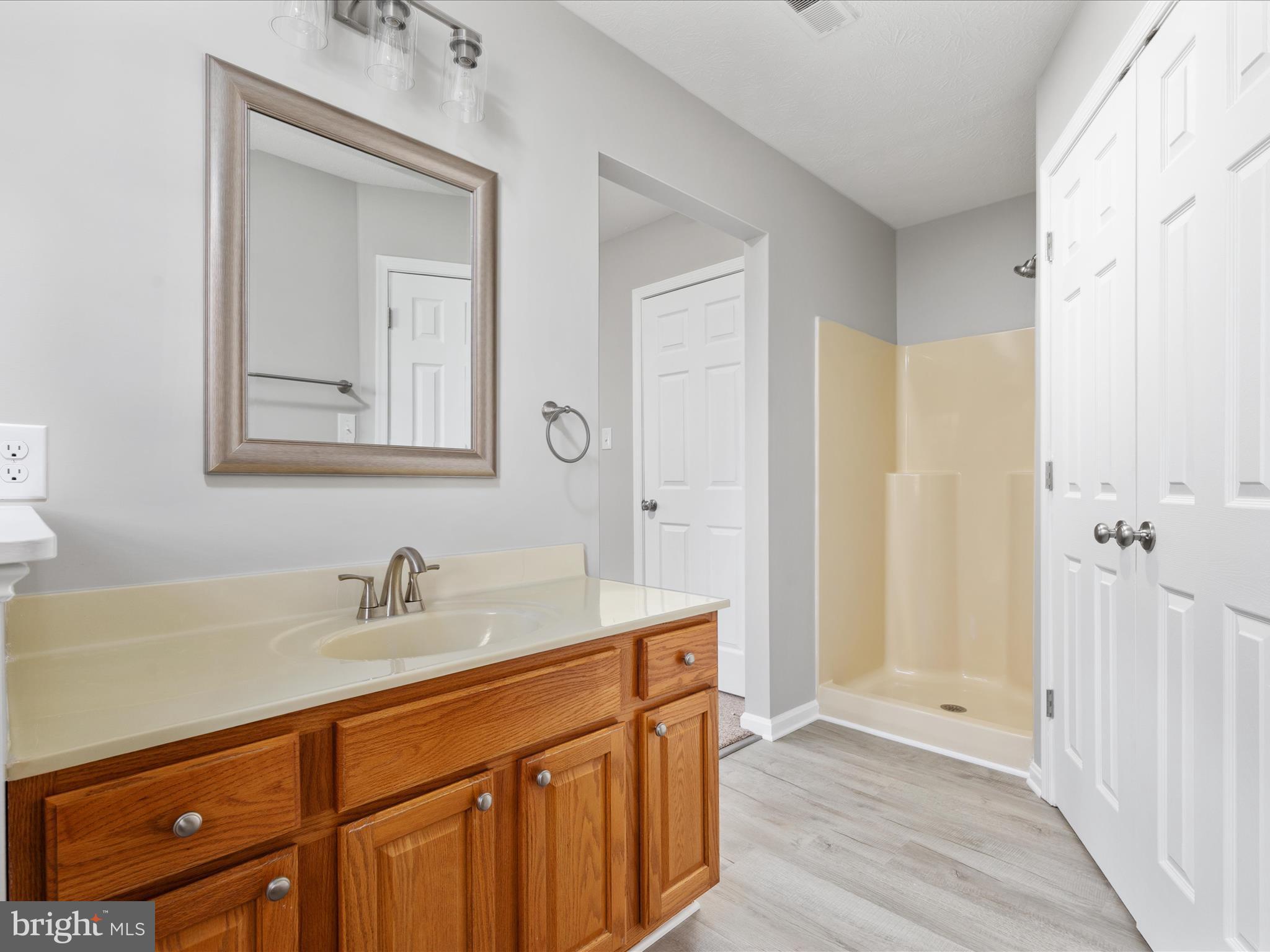 SIGNAL KNOLLS - Residential Lease