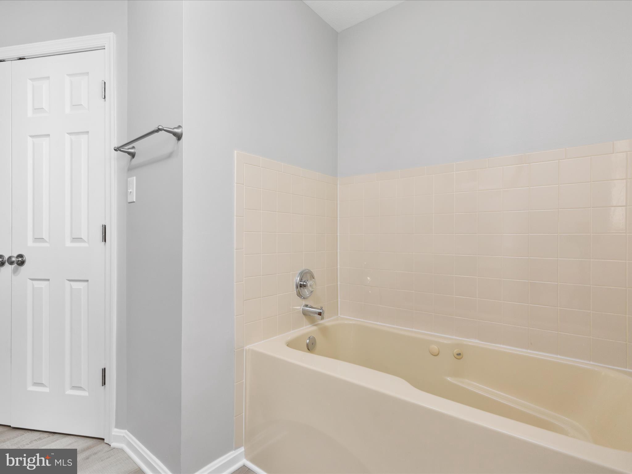 SIGNAL KNOLLS - Residential Lease