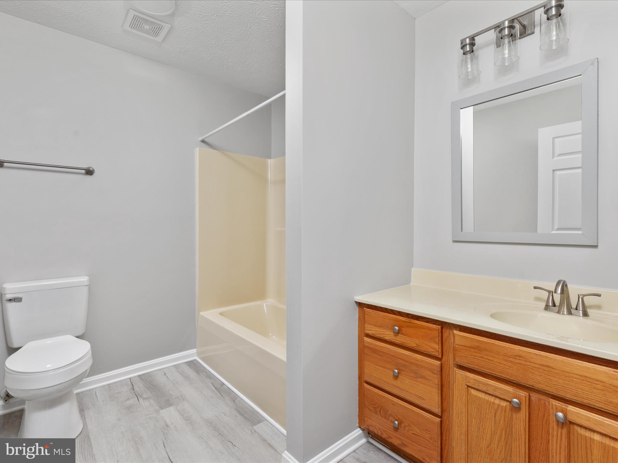 SIGNAL KNOLLS - Residential Lease