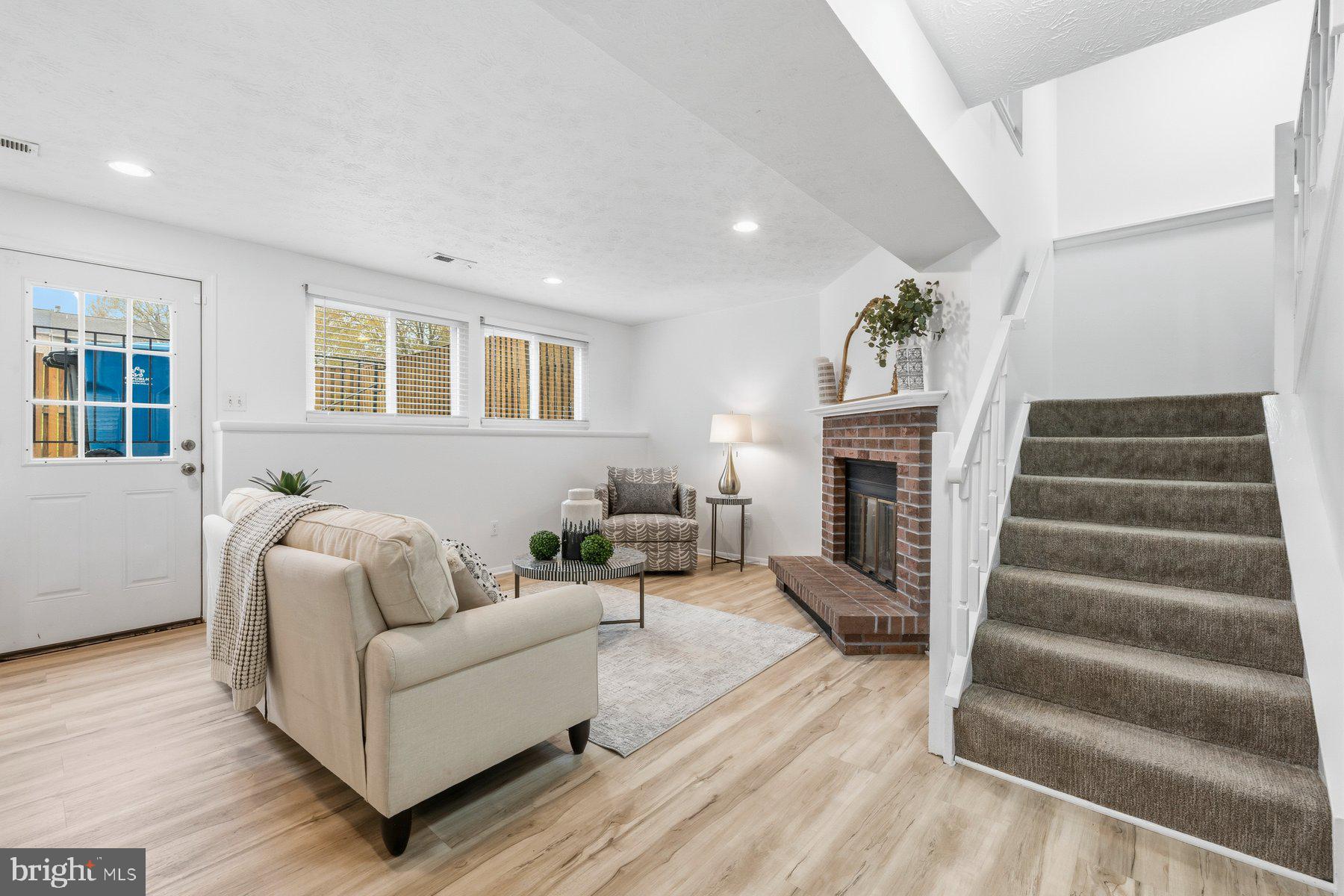 VAN DORN VILLAGE - Residential