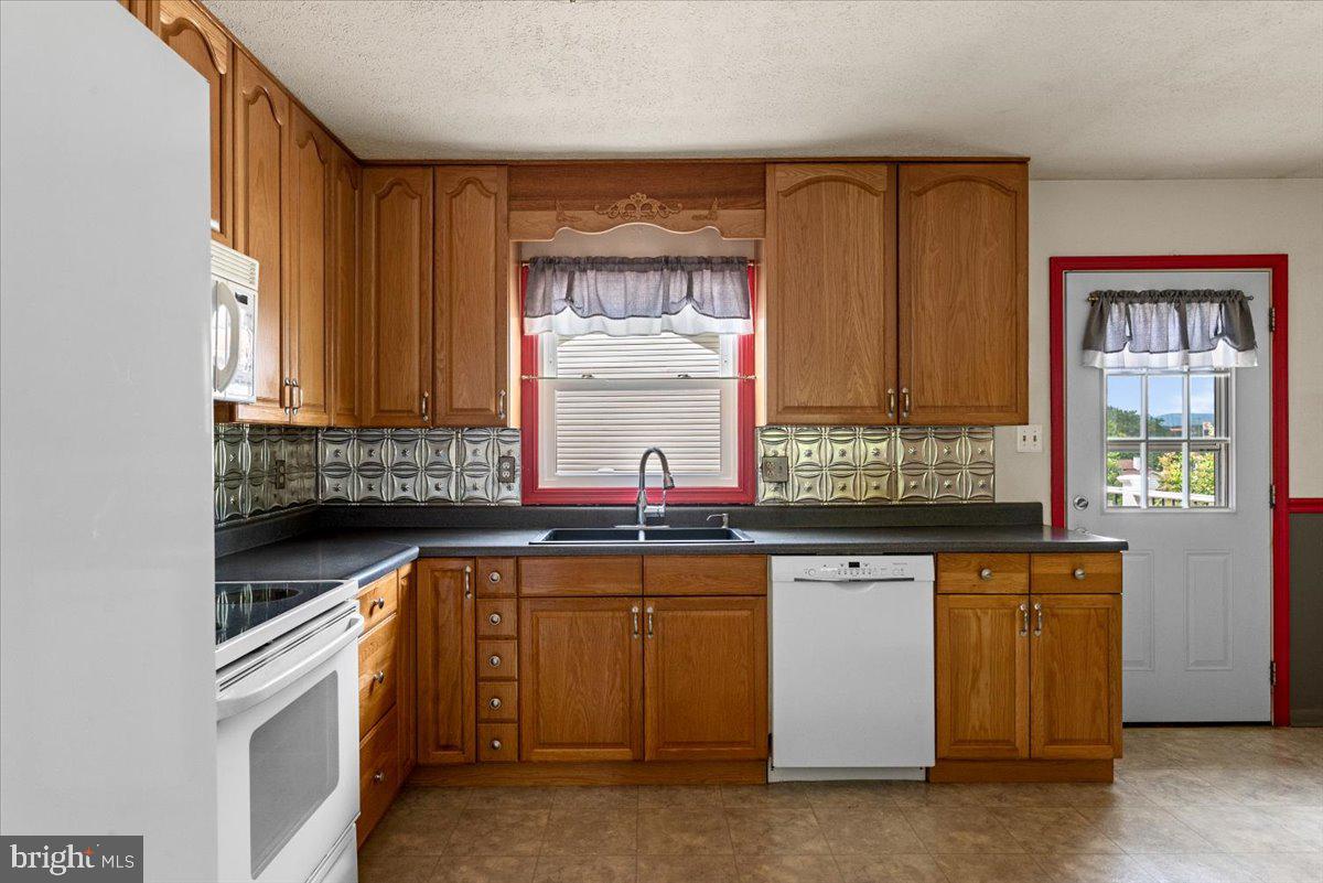 RIDGEFIELD - Residential