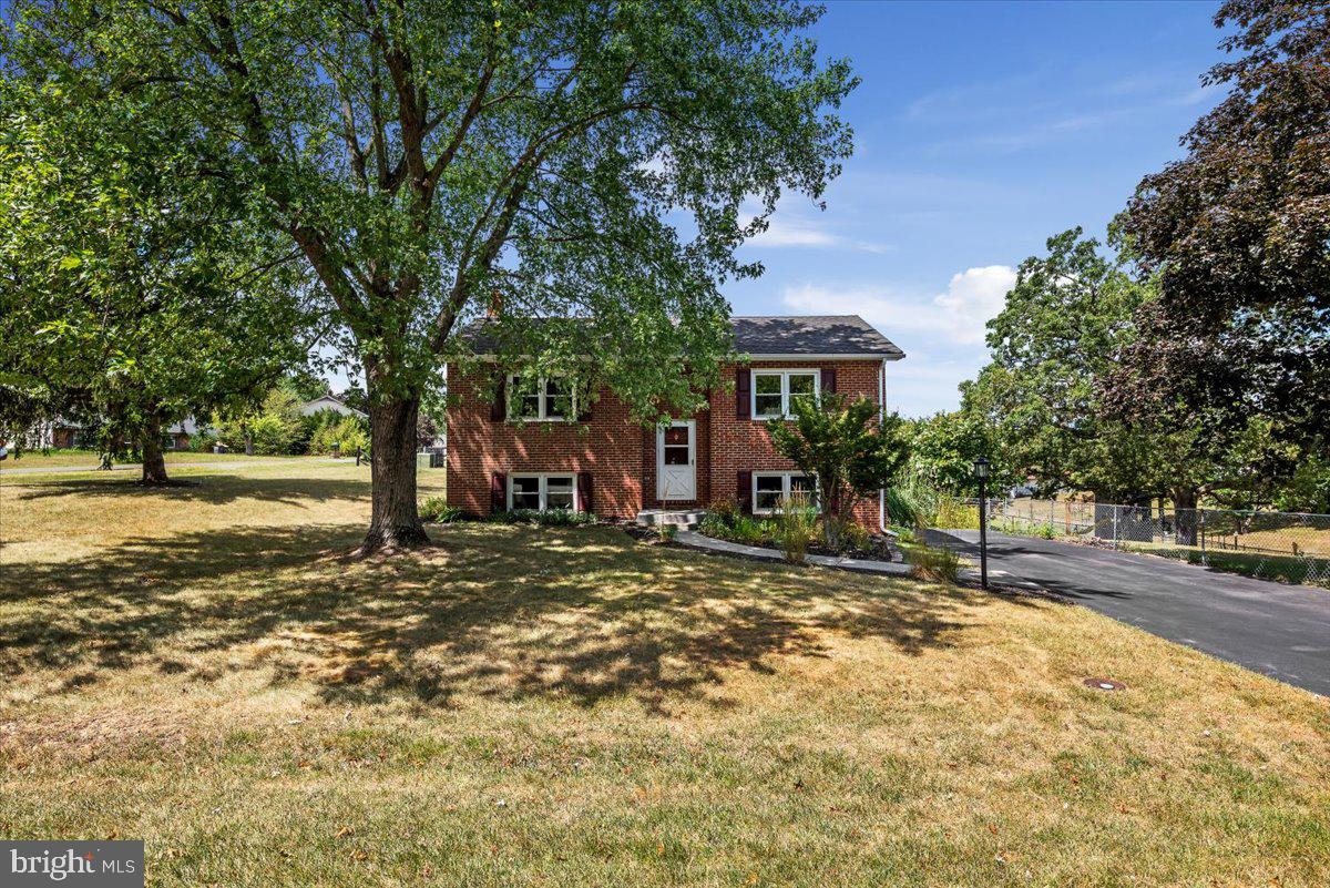 RIDGEFIELD - Residential