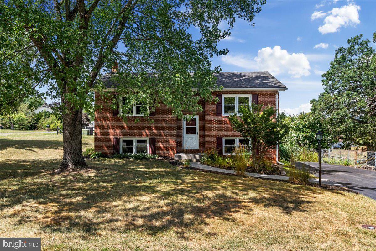 RIDGEFIELD - Residential