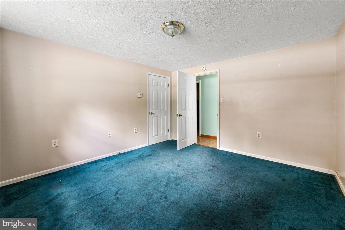 RIDGEFIELD - Residential